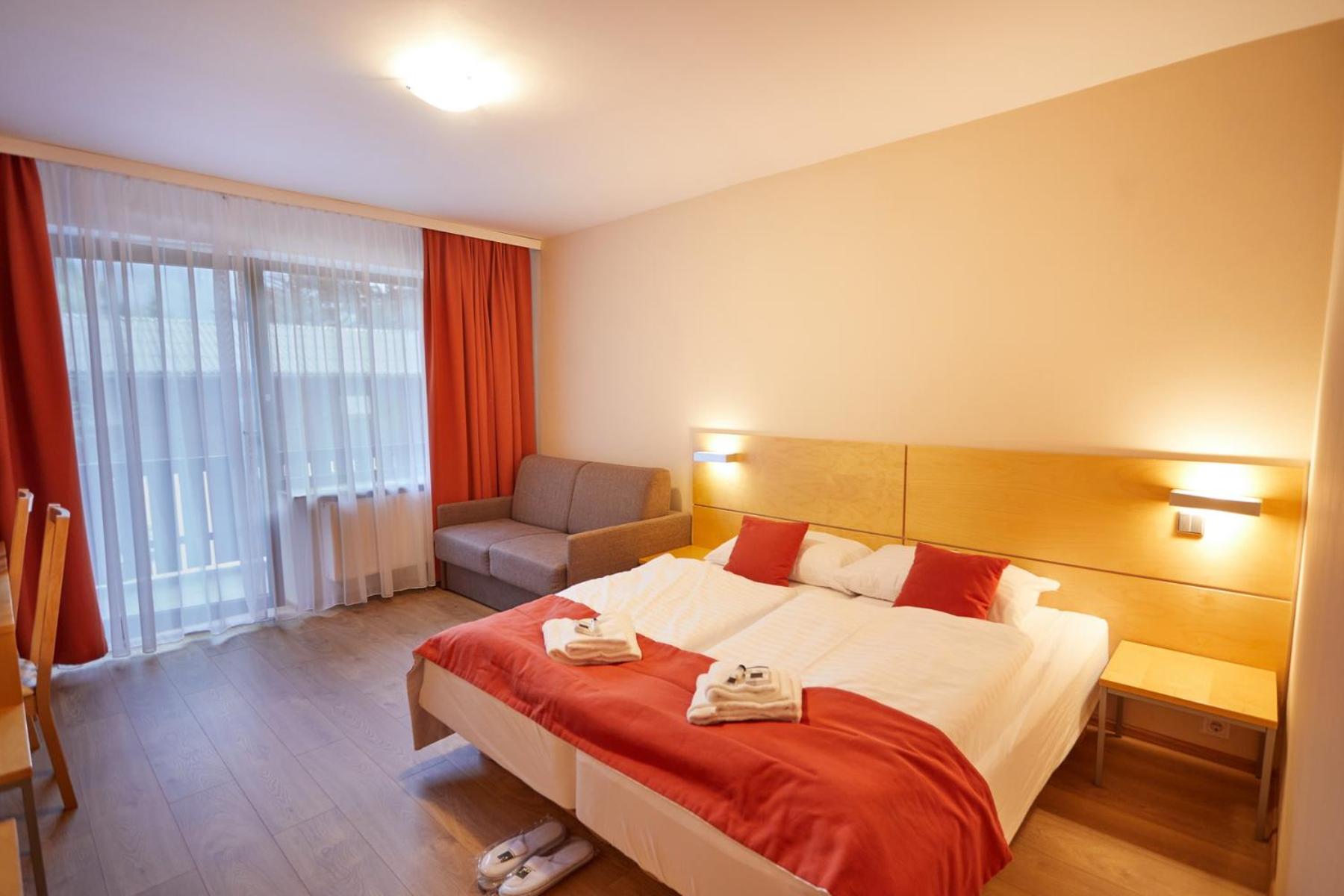 Double Room with Balcony and Mountain View photo 2
