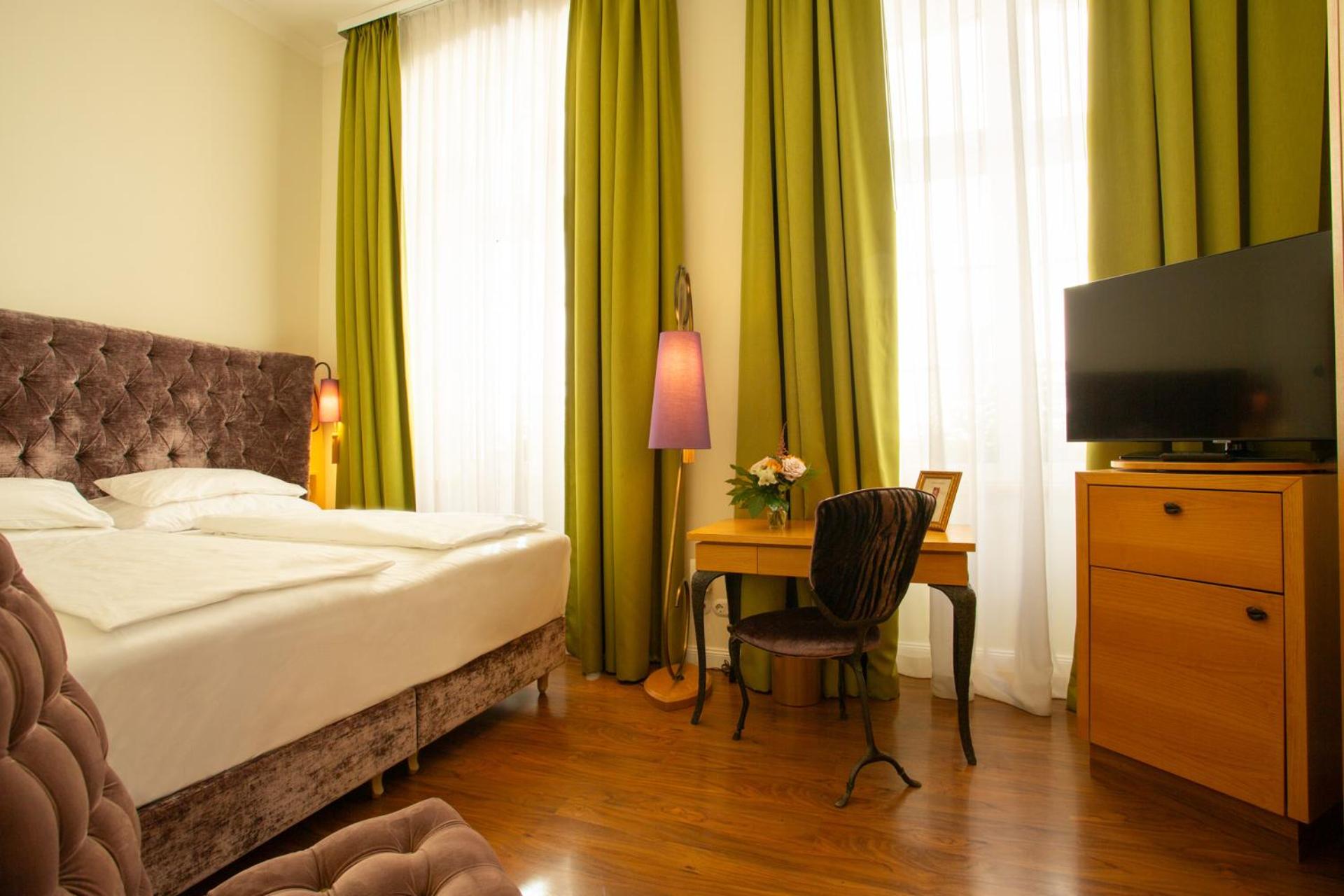 Deluxe Double Room - Photo 4