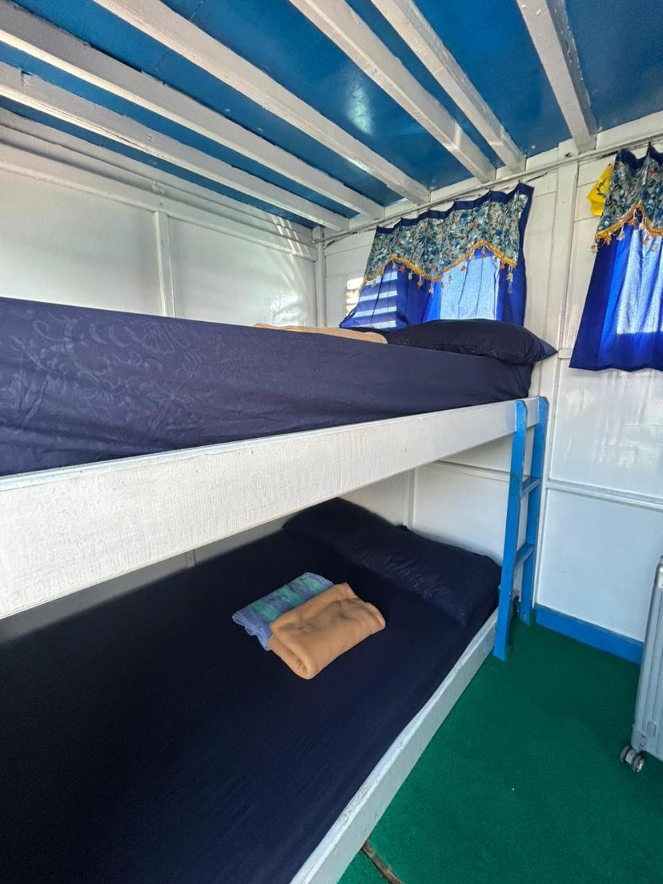 Mobile Home photo 2