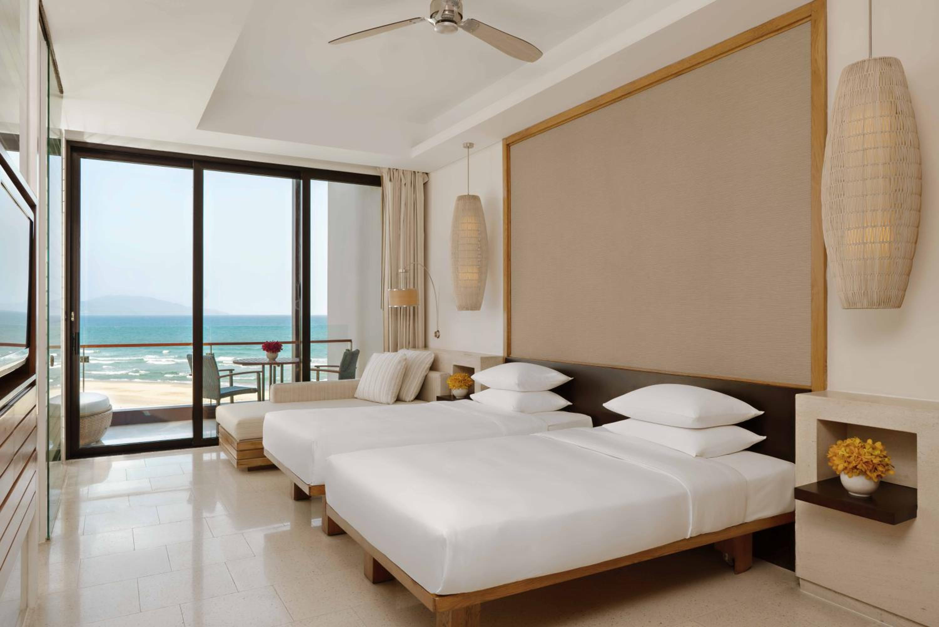 2 Twin Beds Ocean View with Daily Guest Activities