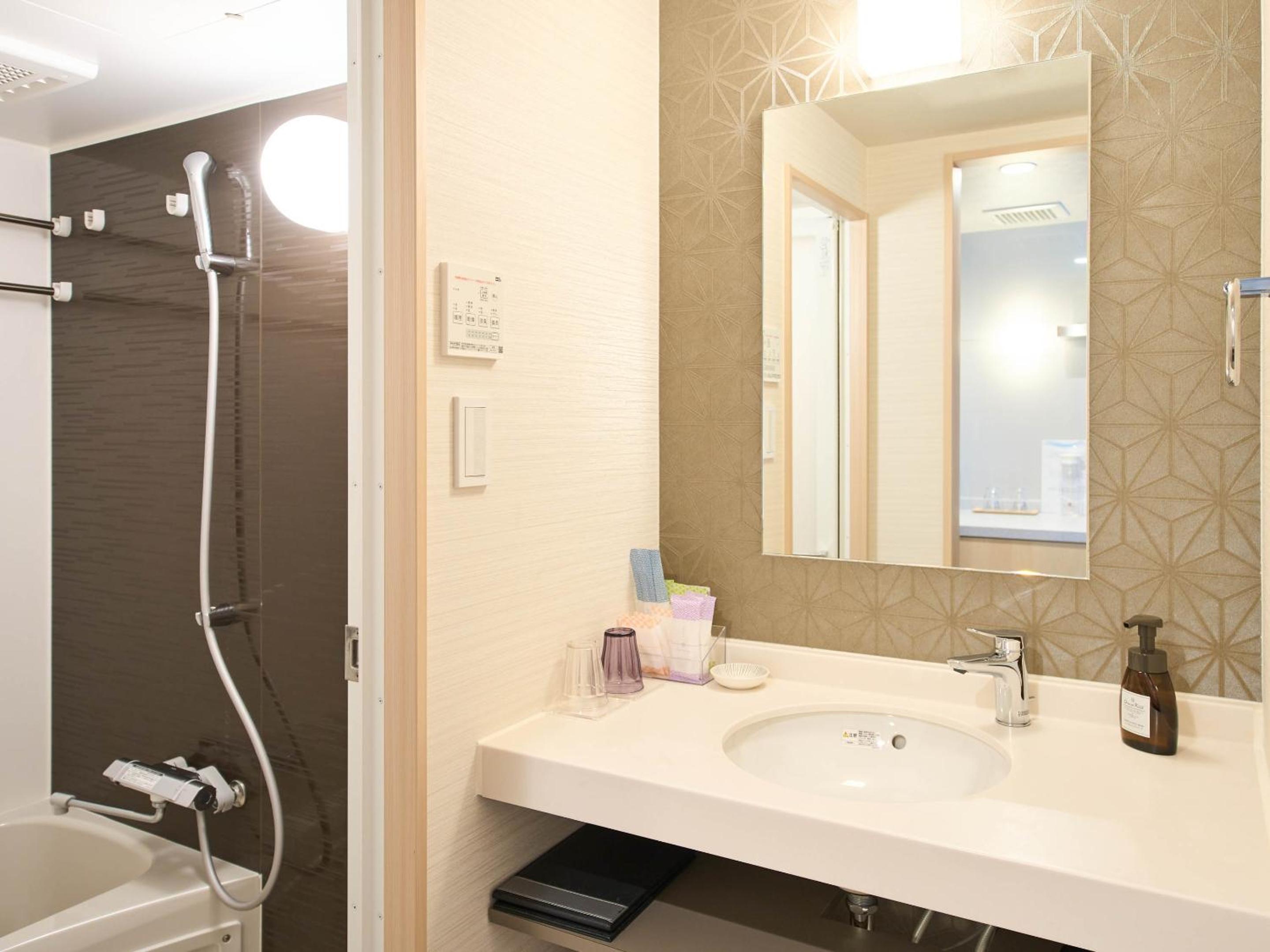 Standard Twin Room - Photo 12