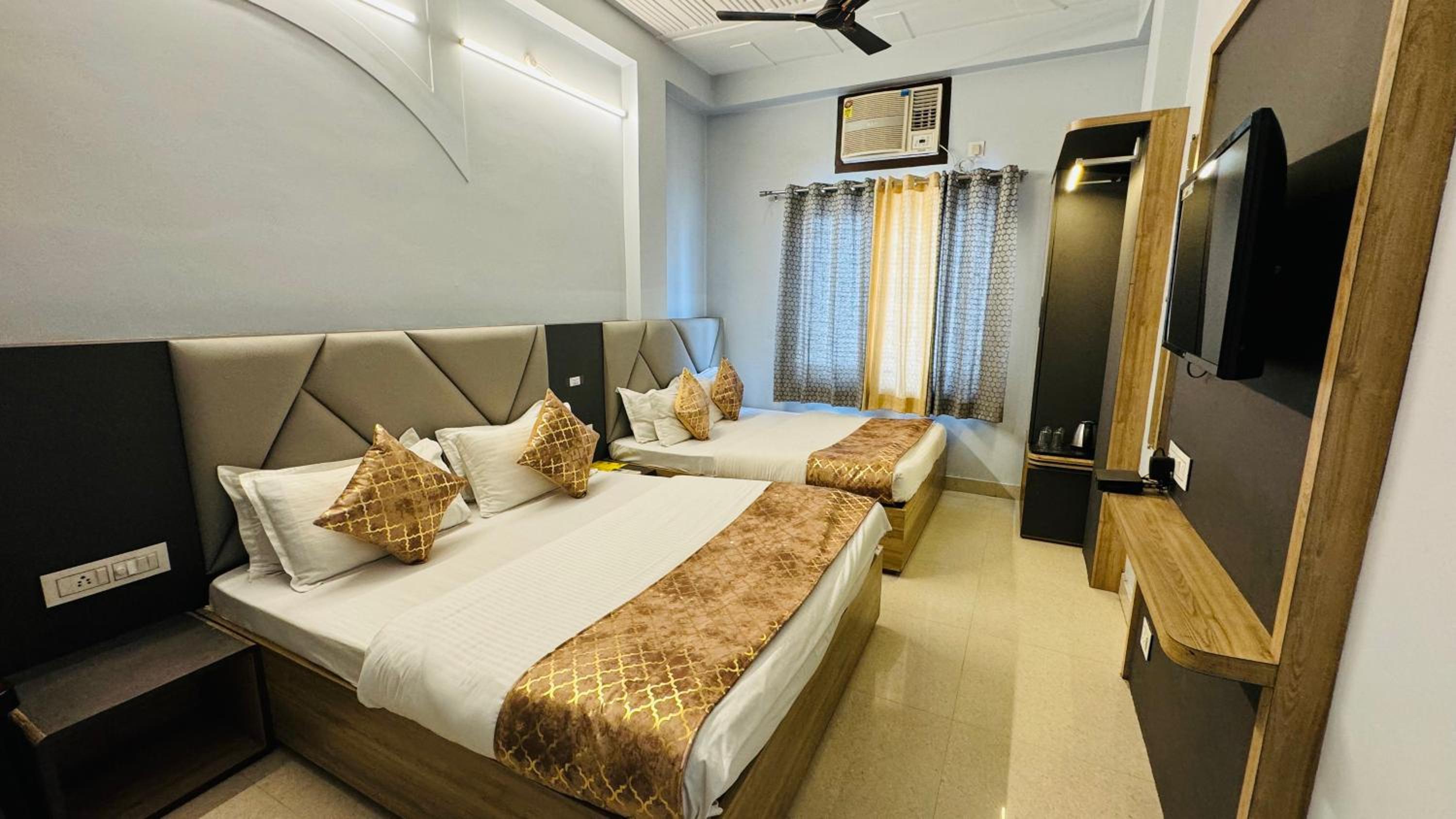 Deluxe Quadruple Room
