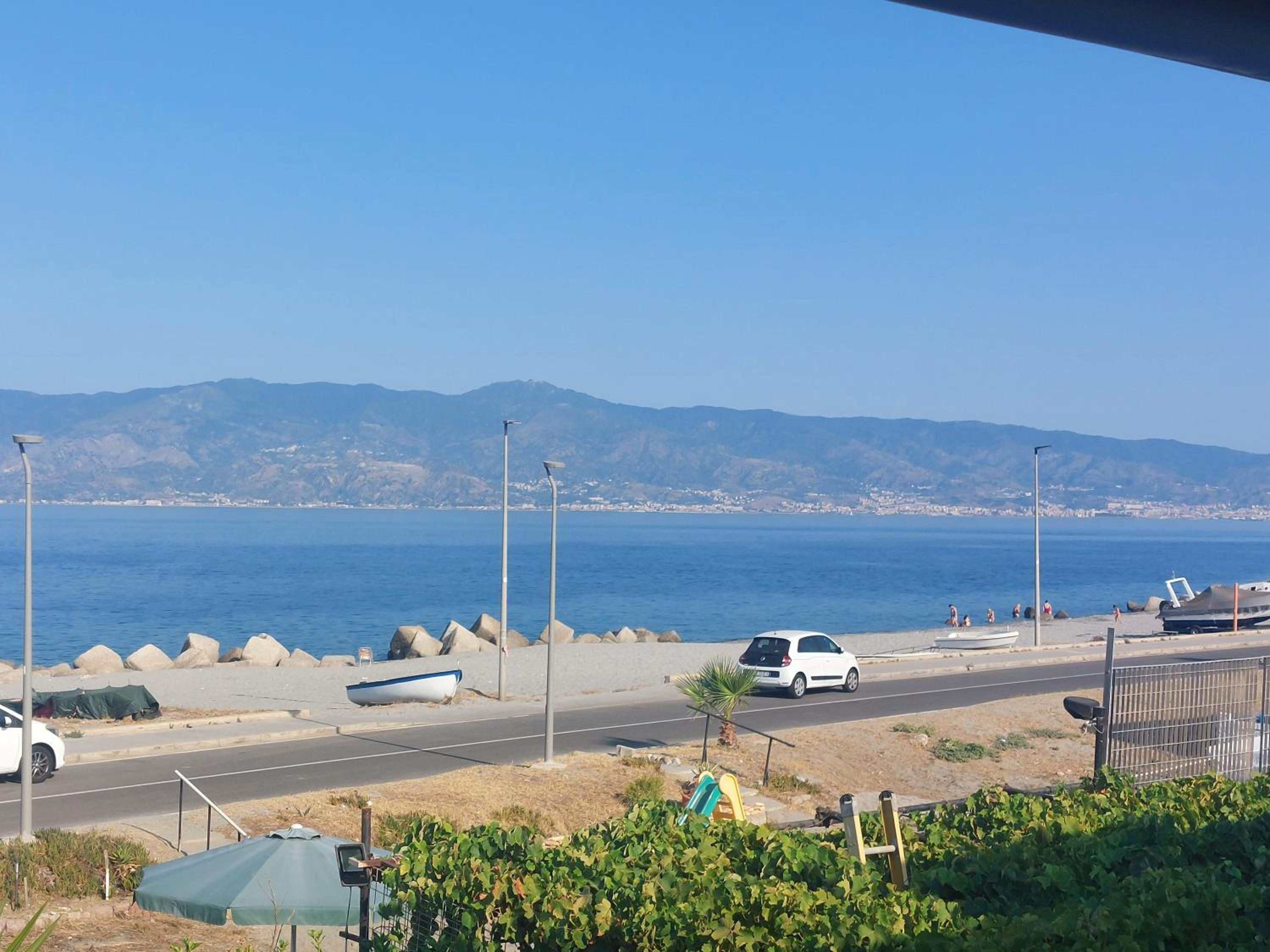 Villa - Beach Front photo 2