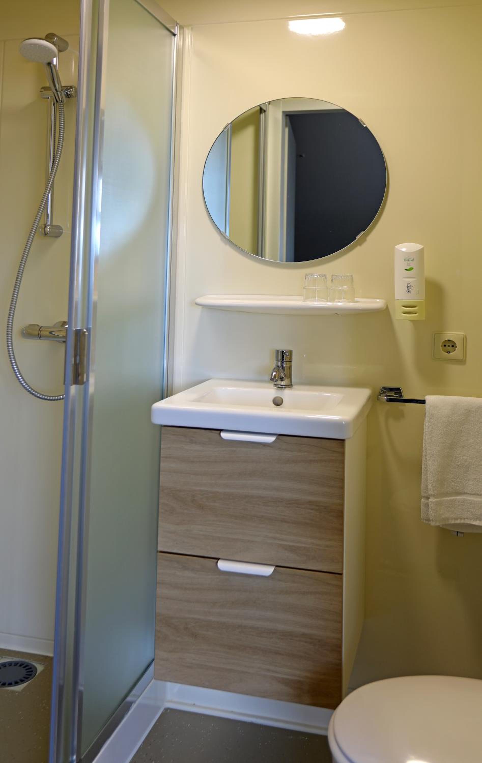 Economy Double Room photo 2