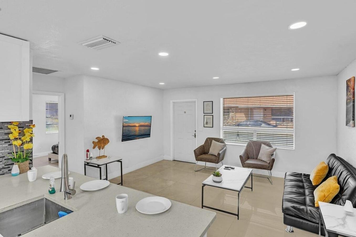 Two-Bedroom House photo 2