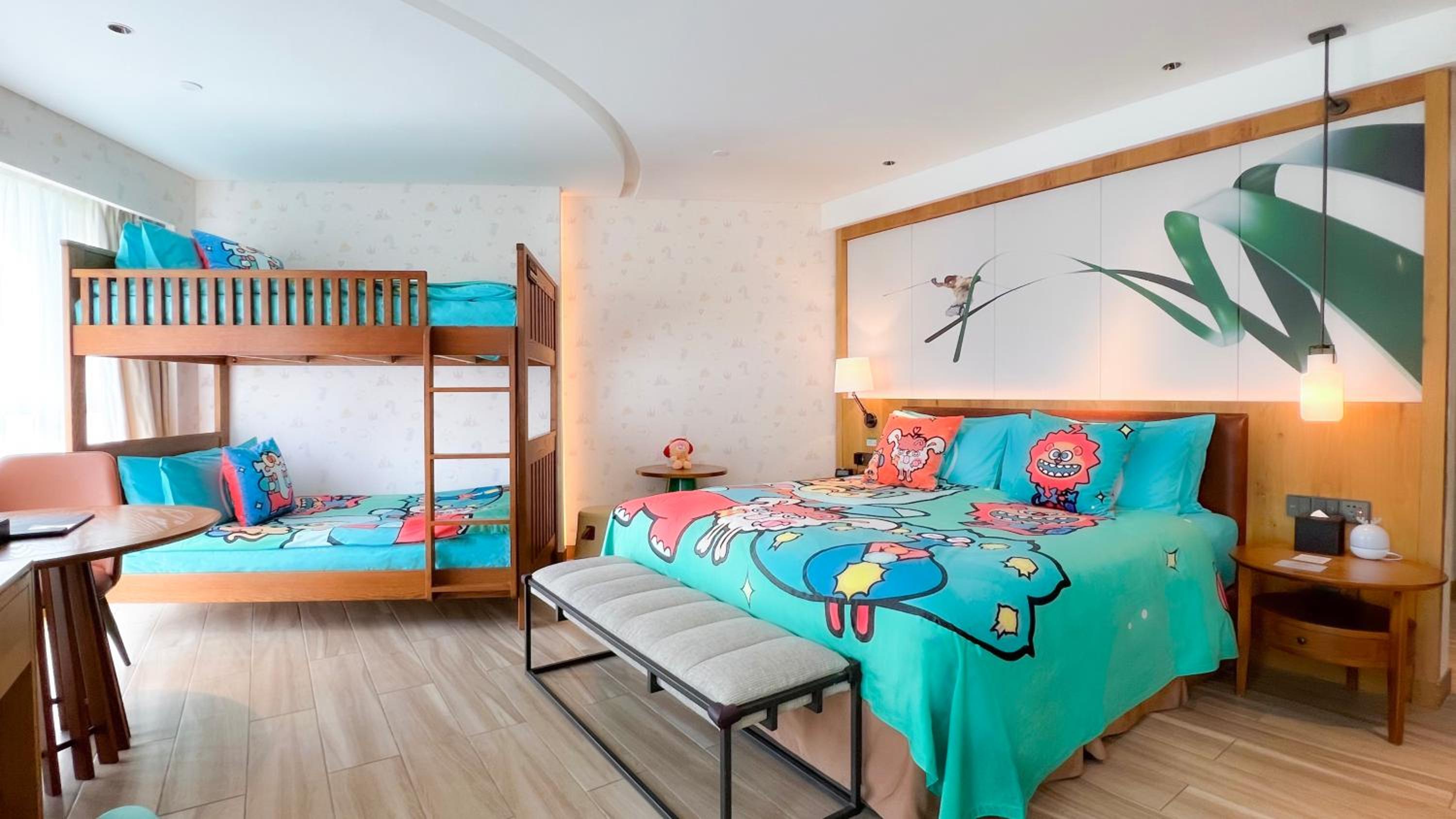 1 King 1 Bunk Premium Family Room photo 1
