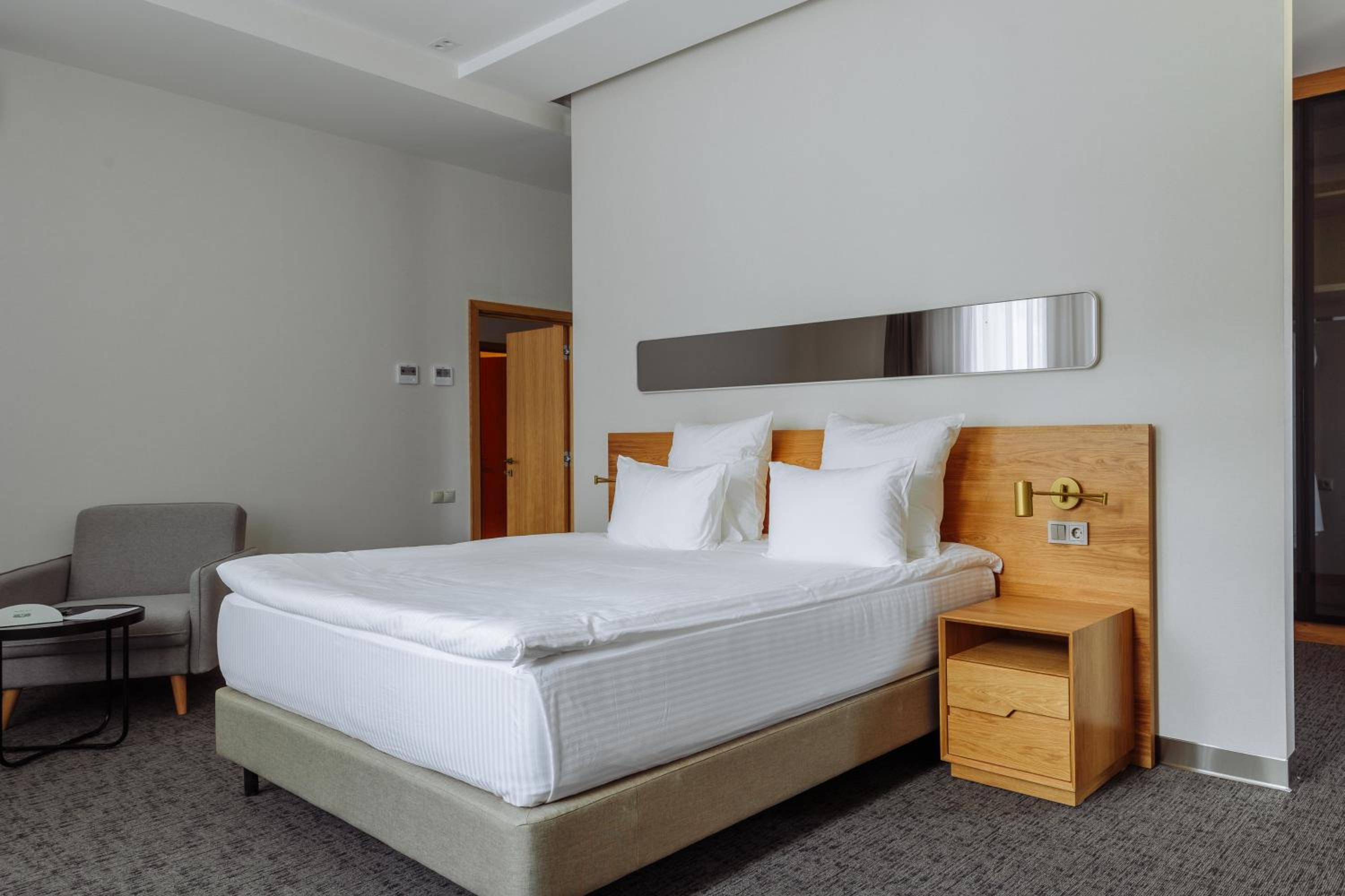 King Suite with Balcony photo 2