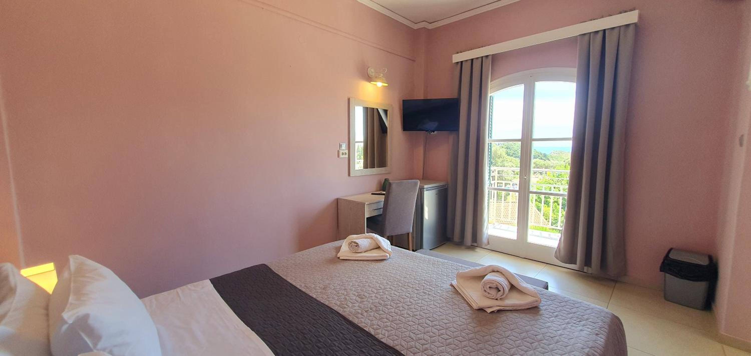 Double Room with Sea View - Photo 3