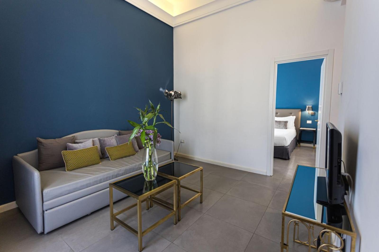 Family Room thumbnail 5
