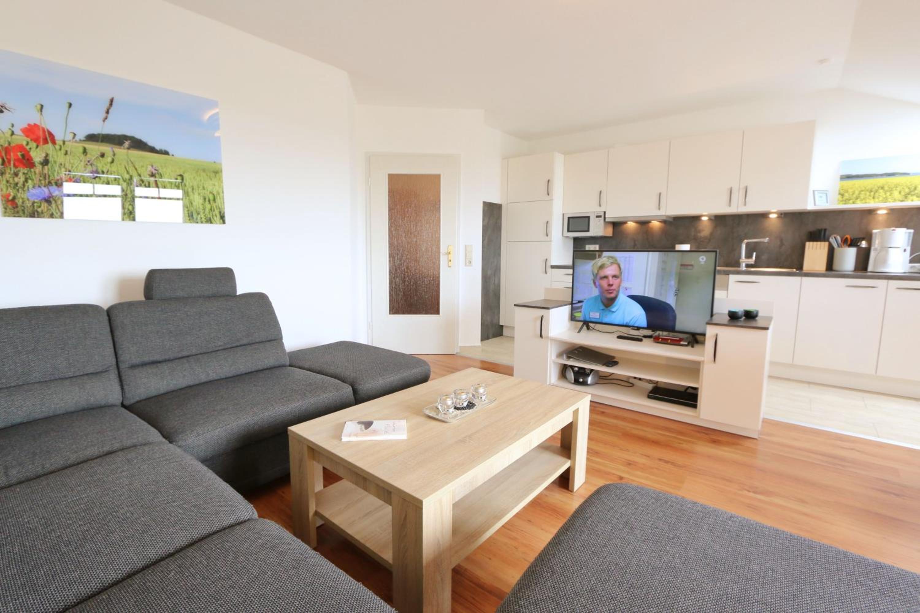 One-Bedroom Apartment with Balcony photo 1