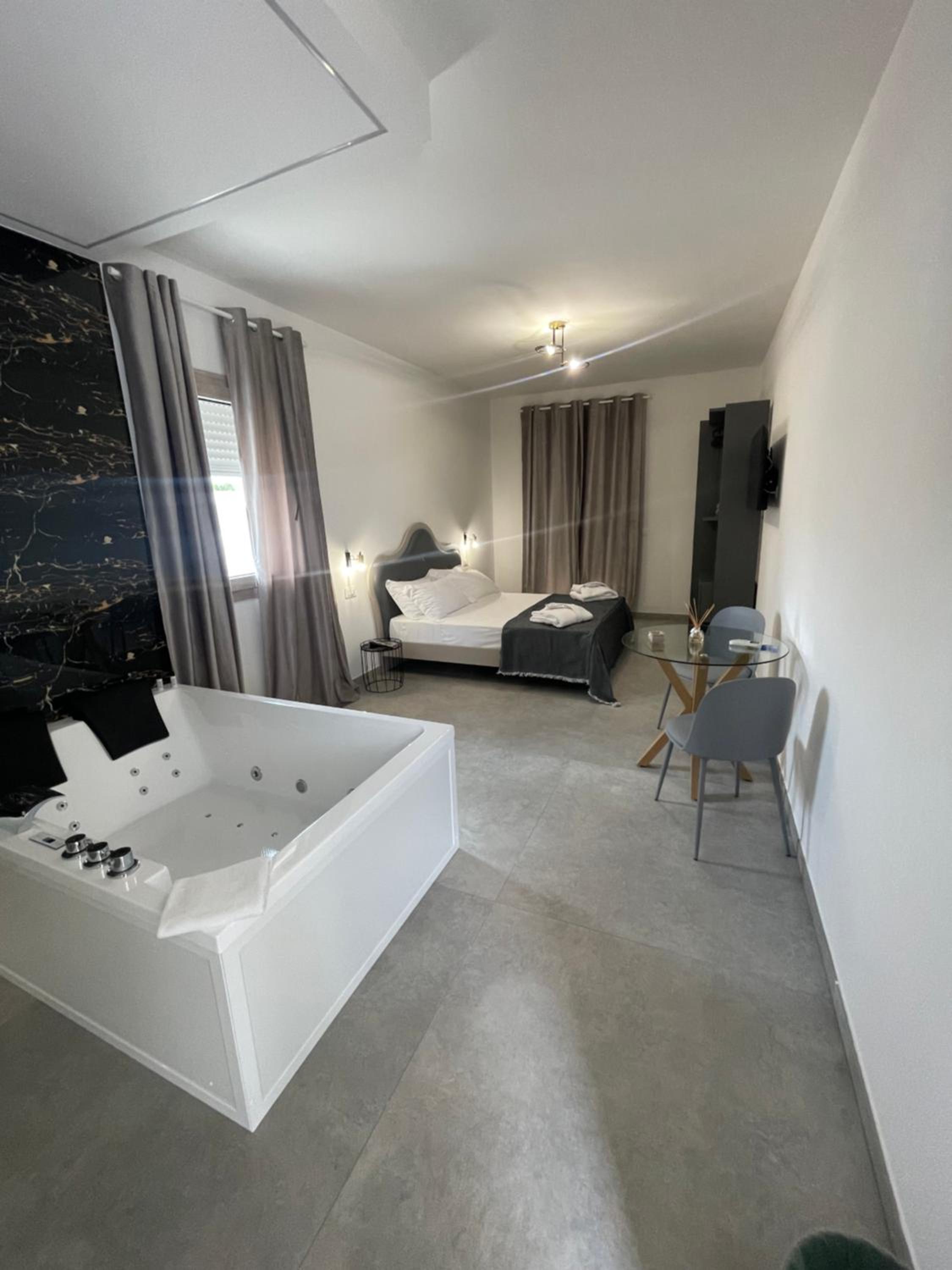 Queen Room with Pool View