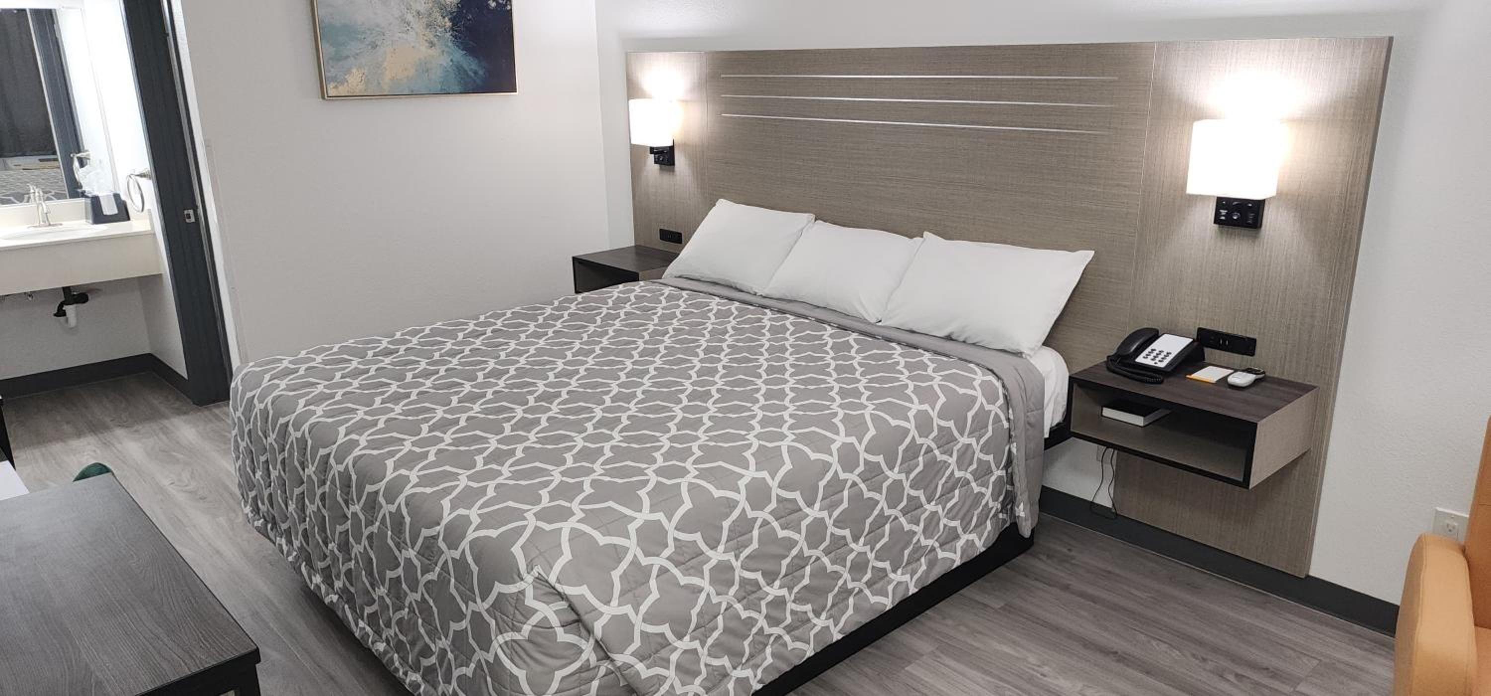 Deluxe King Room photo 3