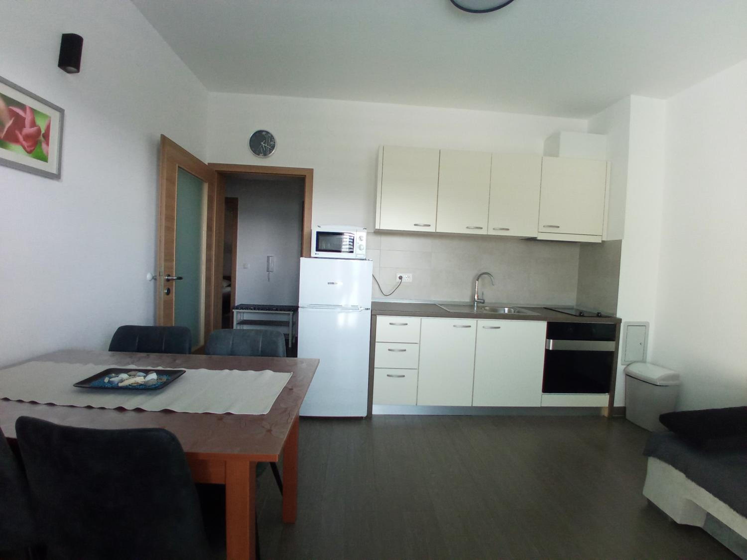 Two-Bedroom Apartment - Photo 5