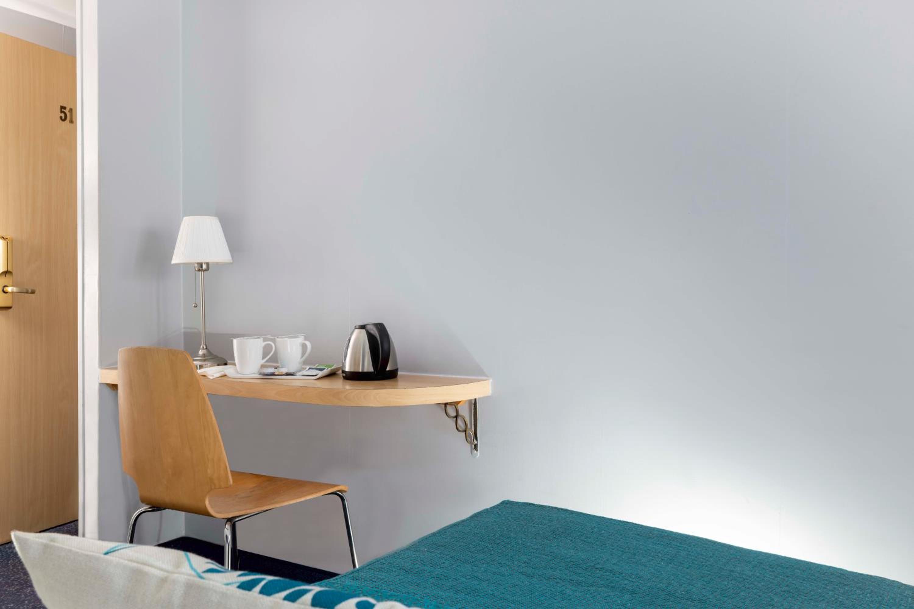 Budget Twin Room photo 2