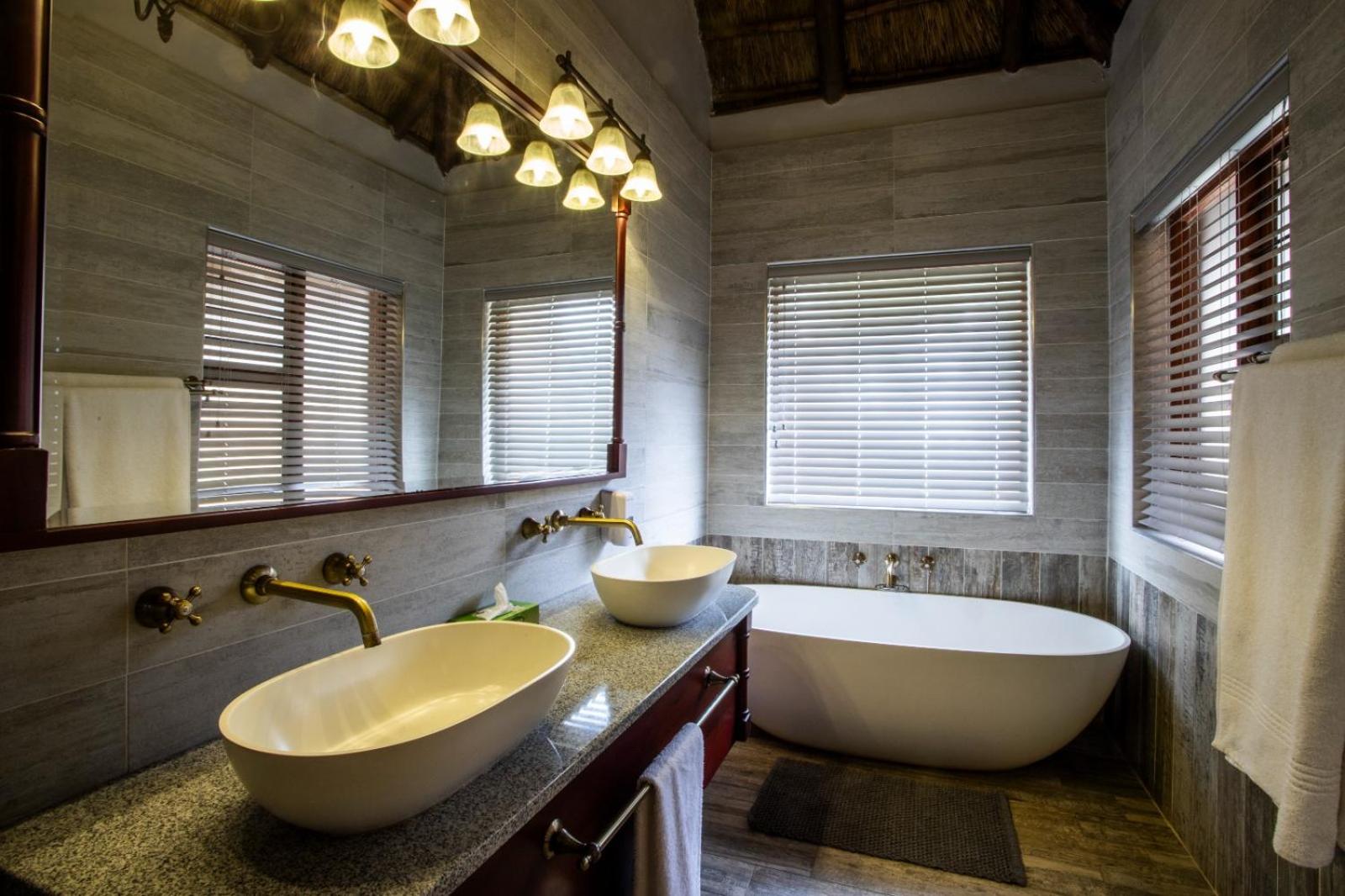 Executive Suite - Photo 12