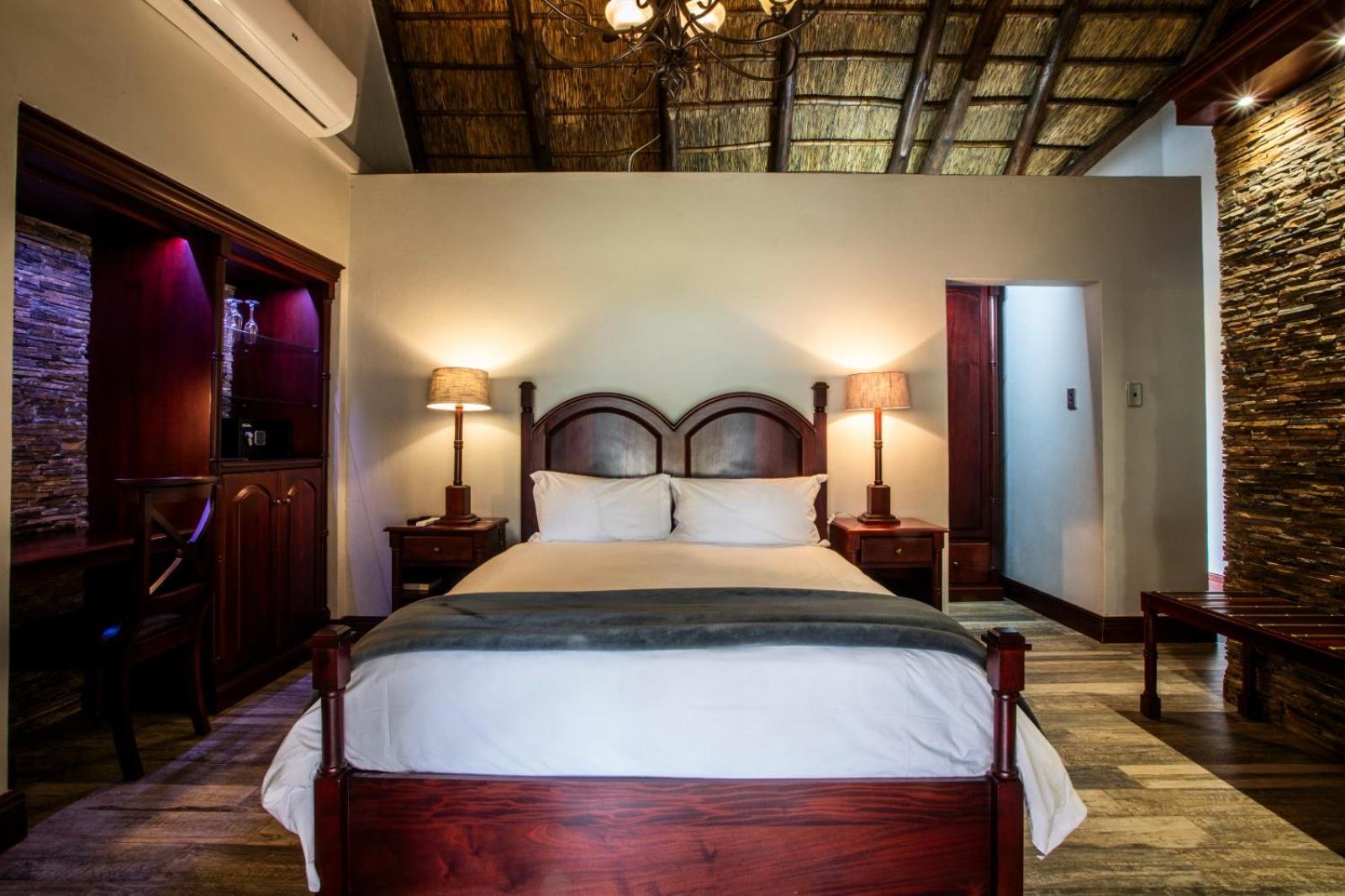 Executive Suite - Photo 7