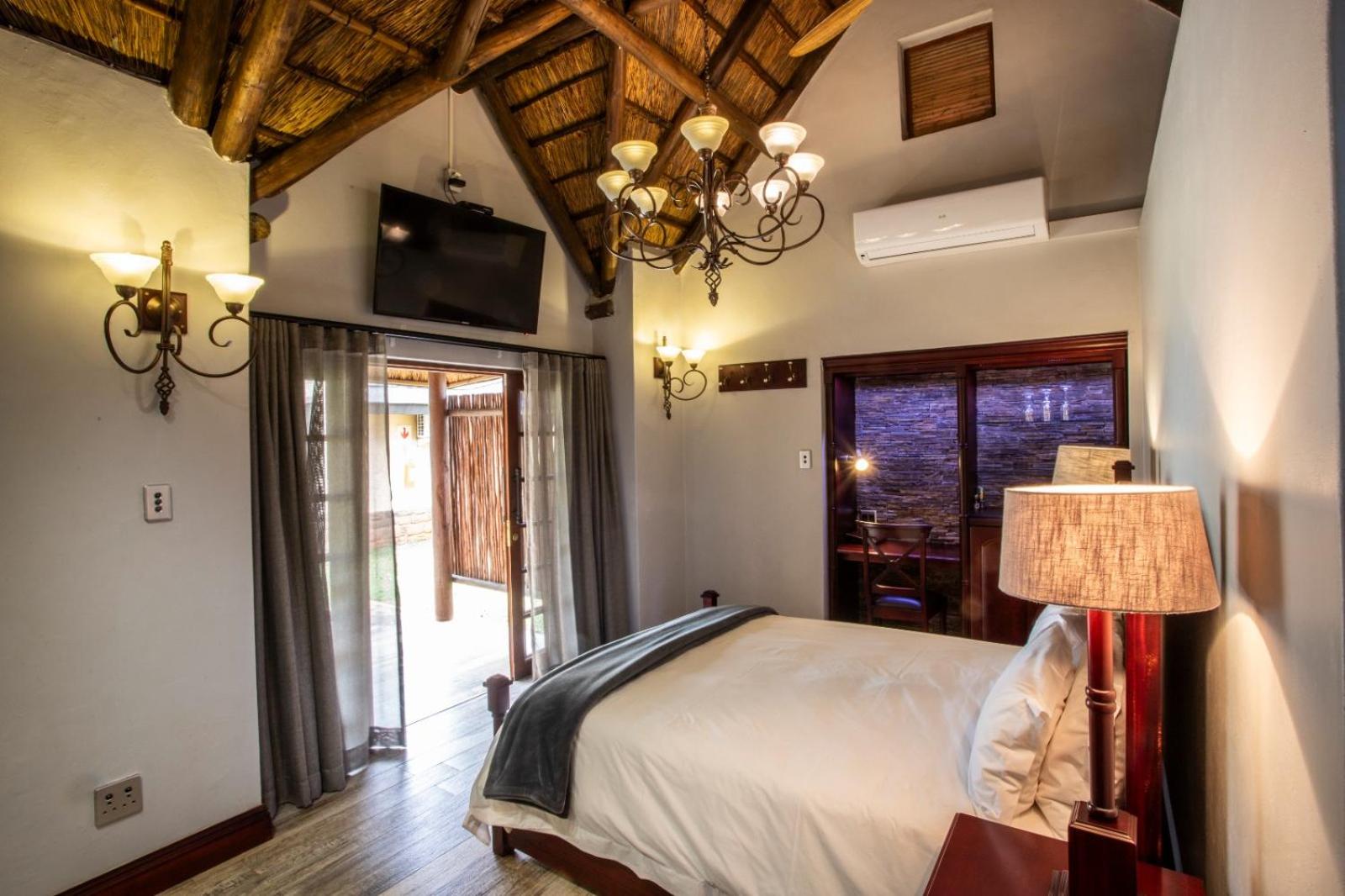 Executive Suite - Photo 10