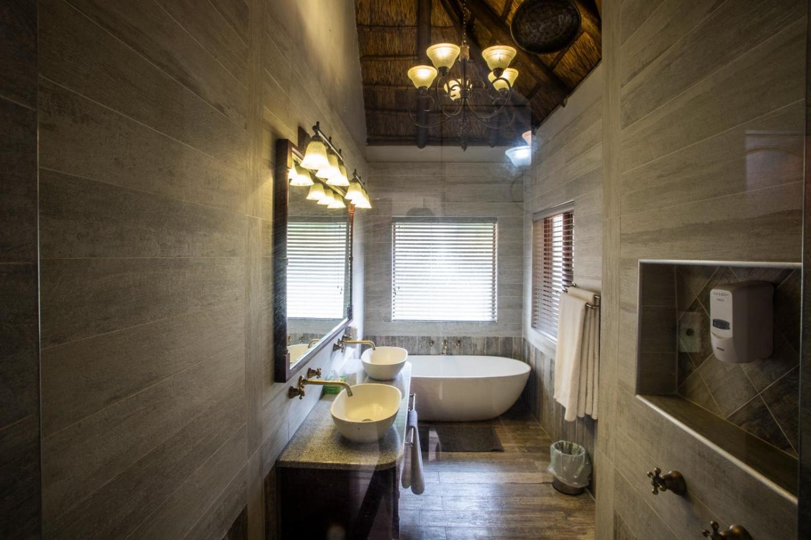 Executive Suite - Photo 3