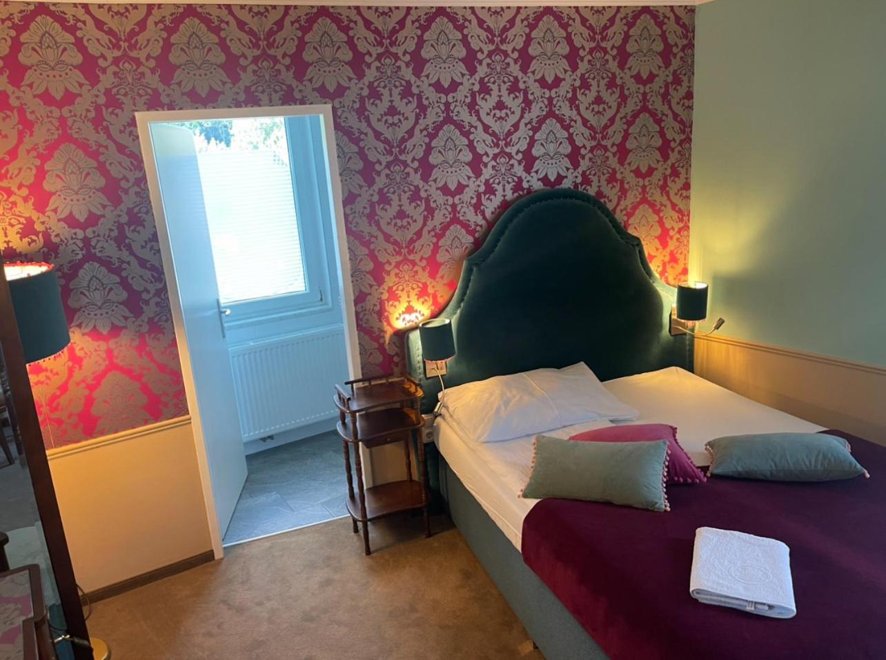 Deluxe Room (1 adult + 1 child) photo 3