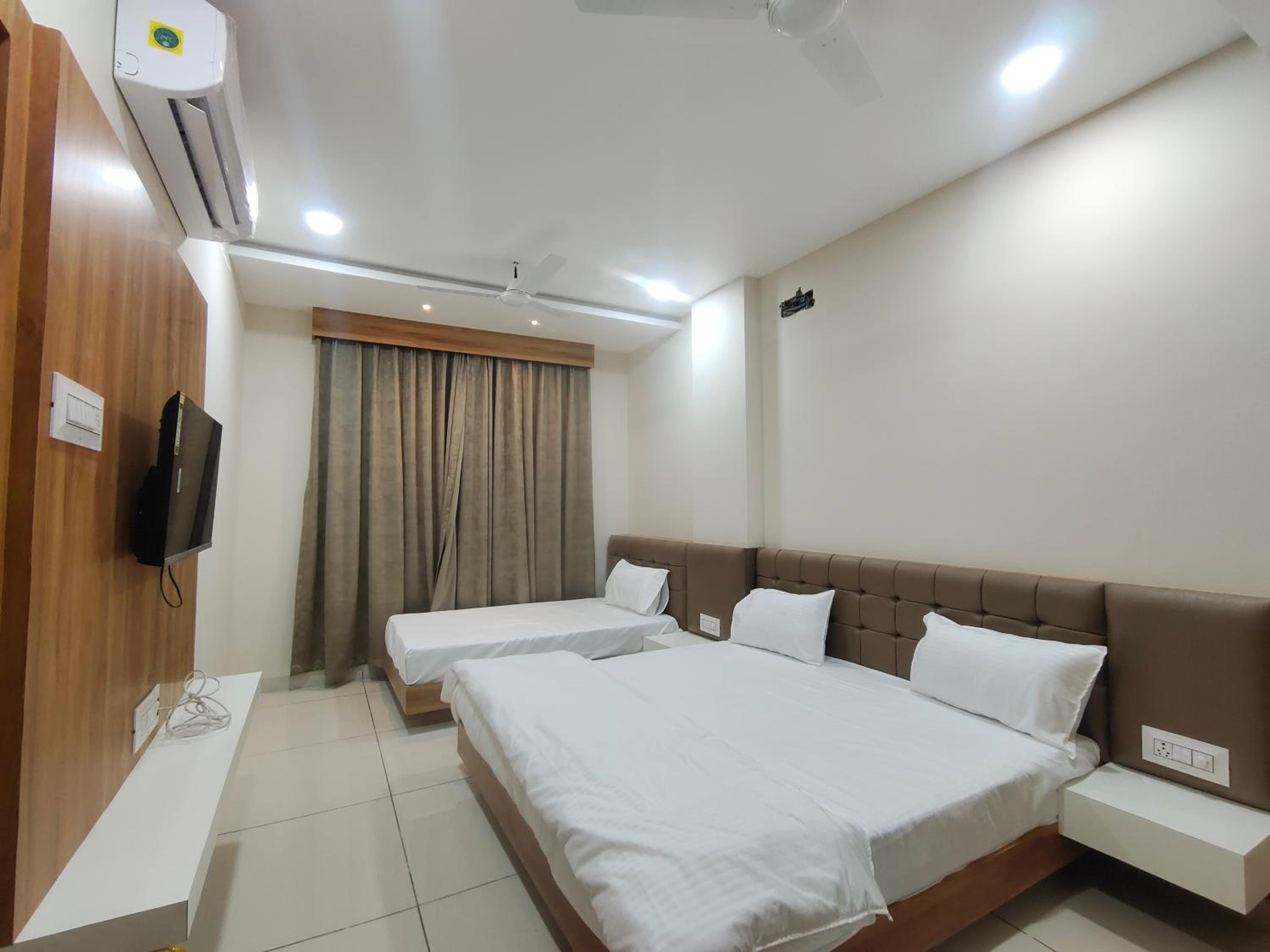 Deluxe Triple Room