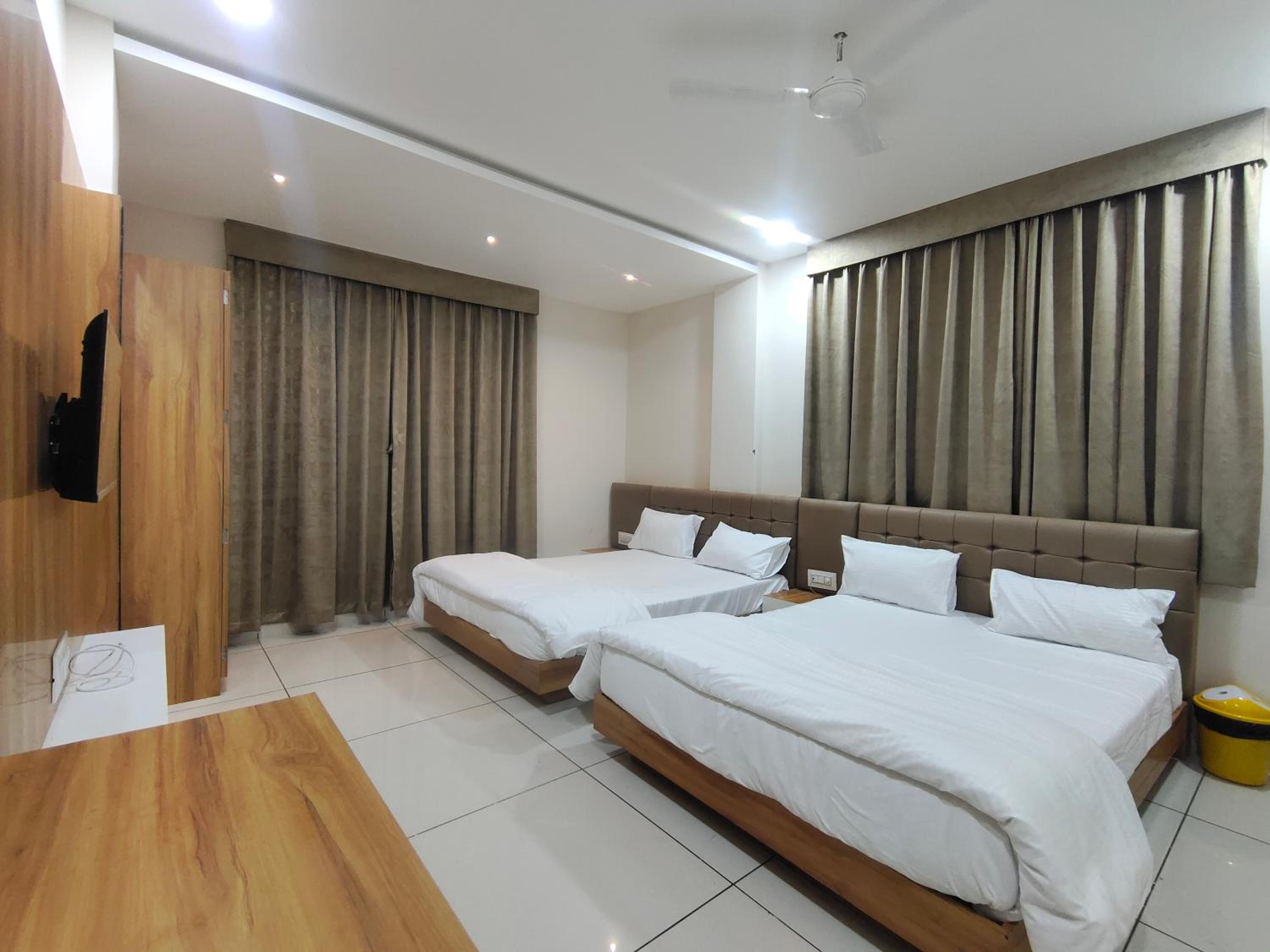 Deluxe Family Room