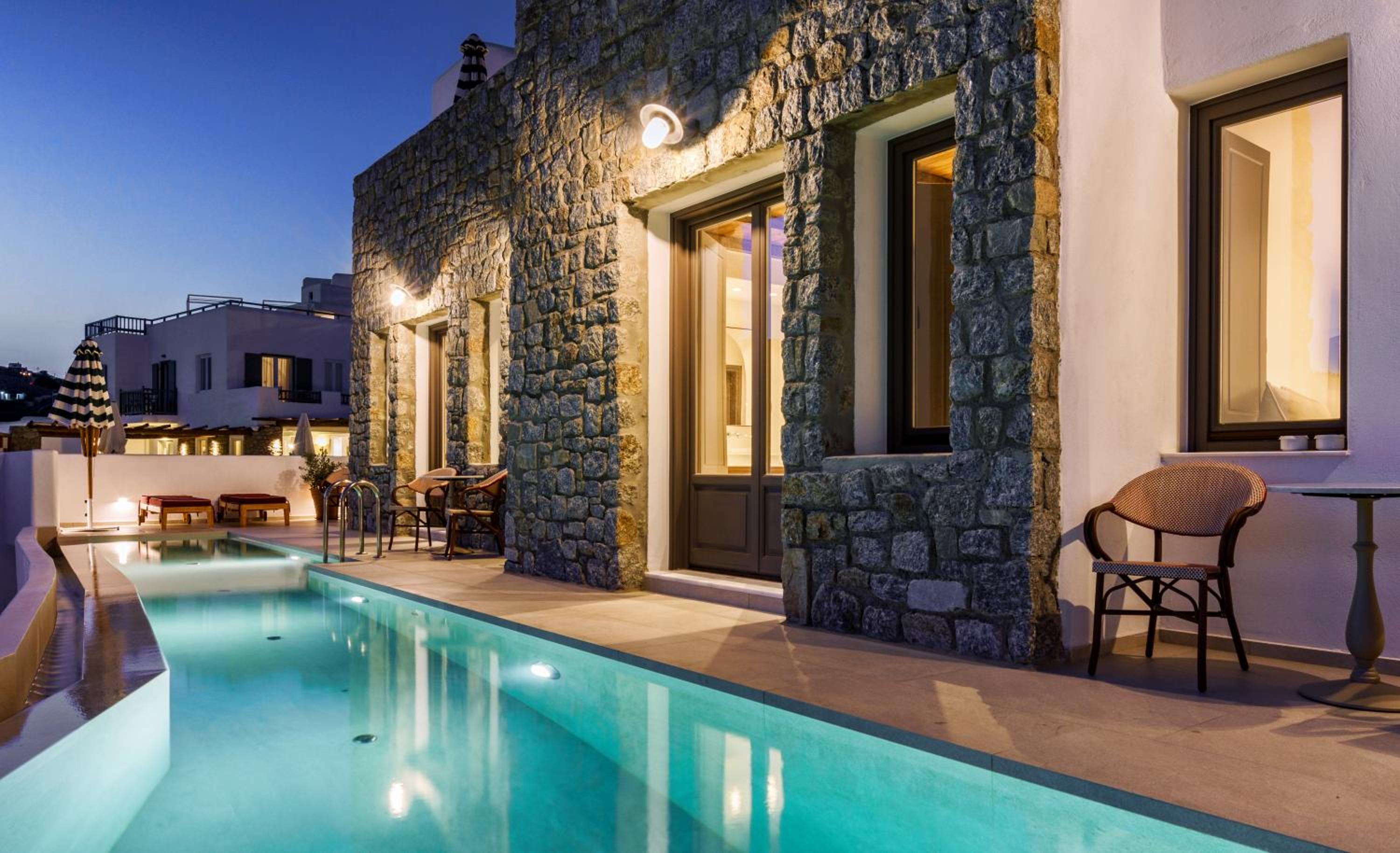 Superior Suite with Sharing Pool - Photo 3