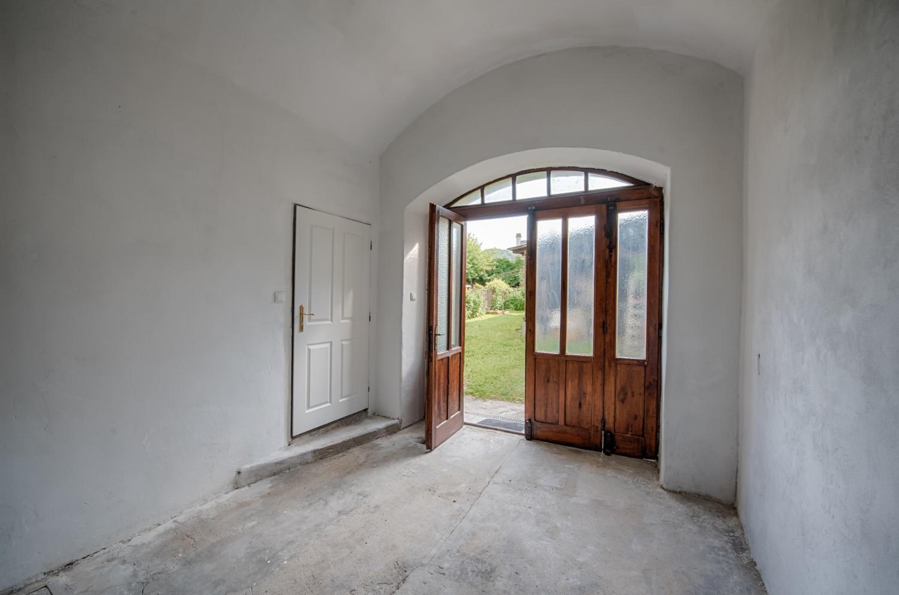 Apartment - Ground Floor photo 3