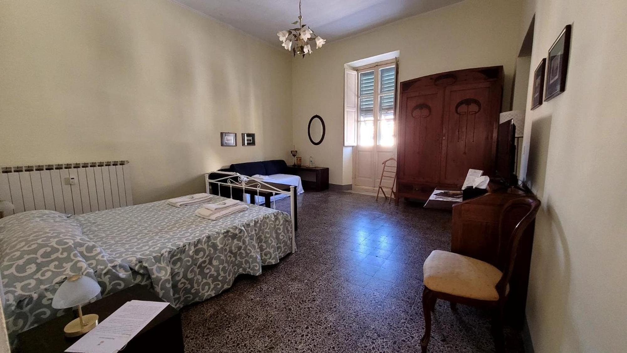 Deluxe Room (2 Adults + 1 Child) photo 1