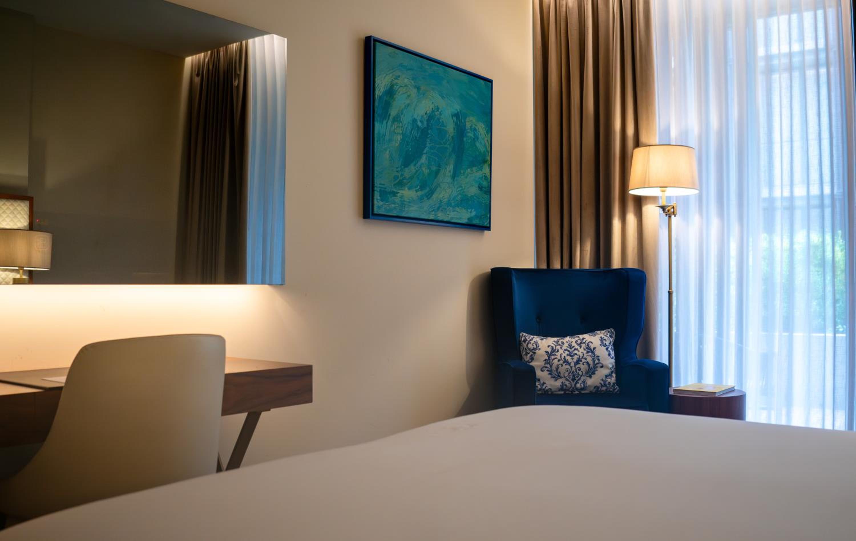 Grand Premium King Room - Photo 2