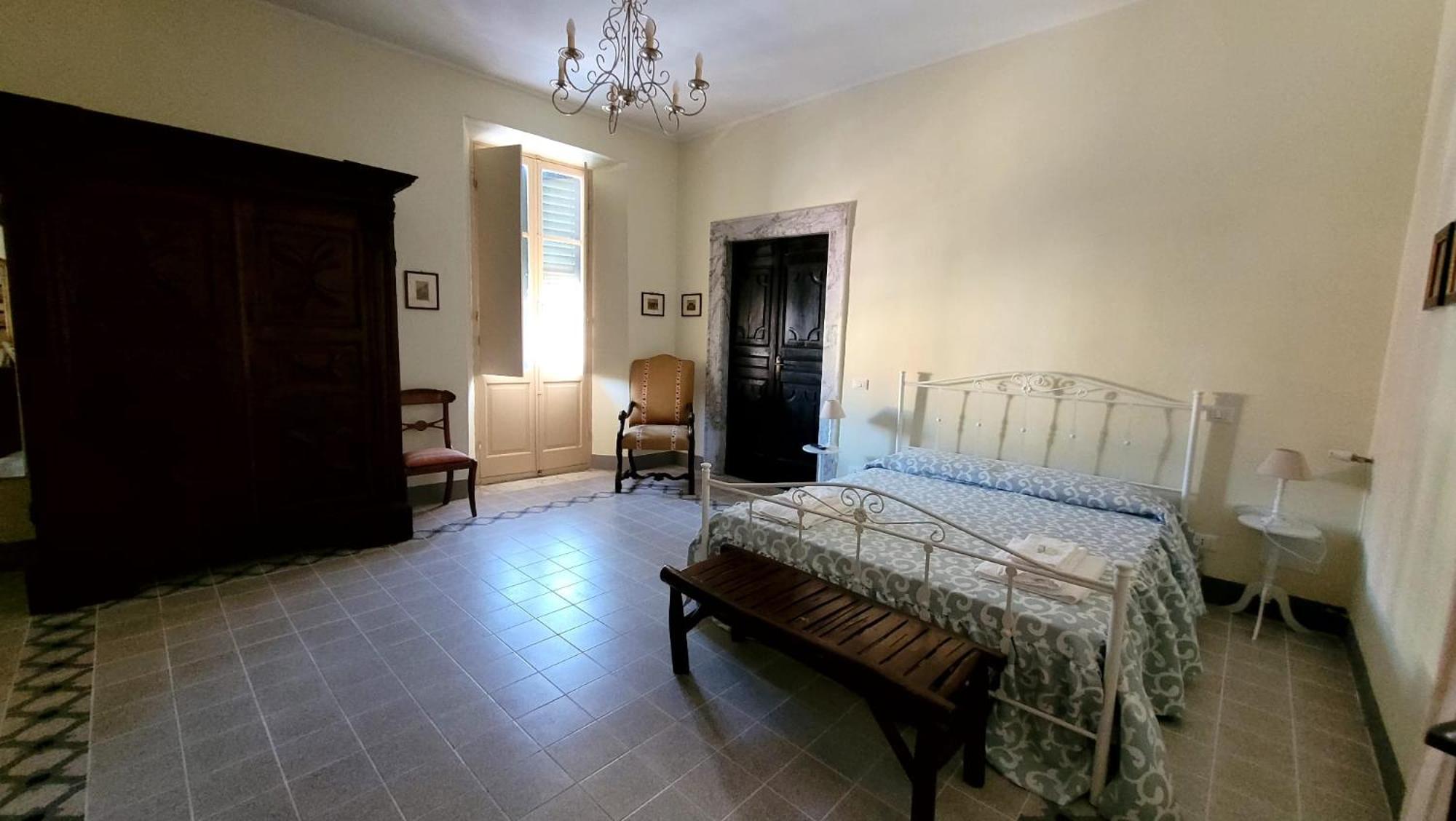 Large Double Room photo 1