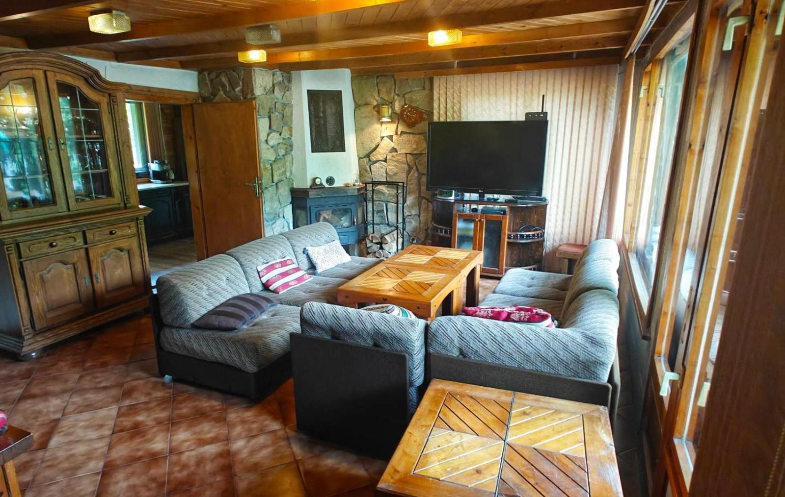 Villa photo 3