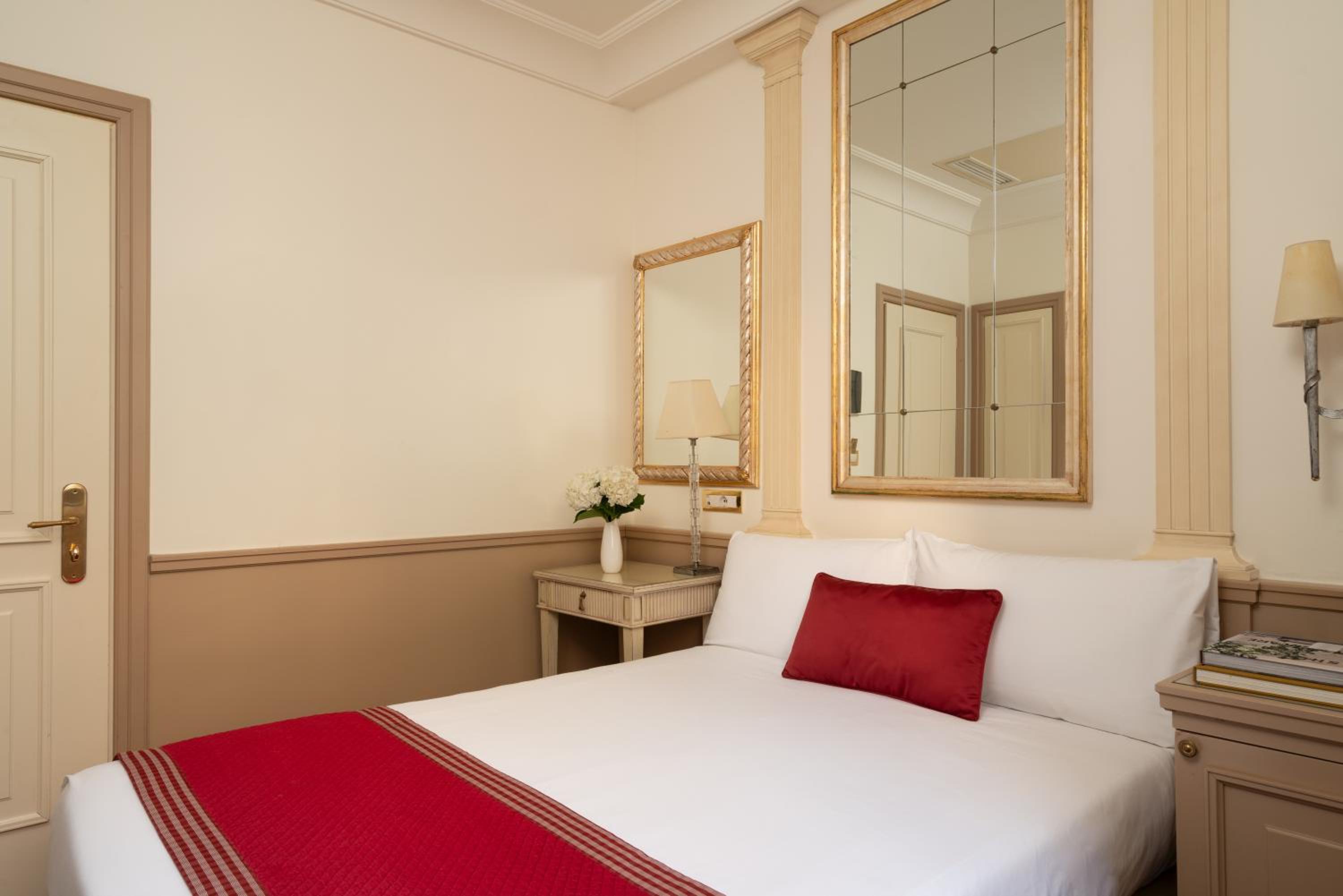 Basic Double Room photo 1