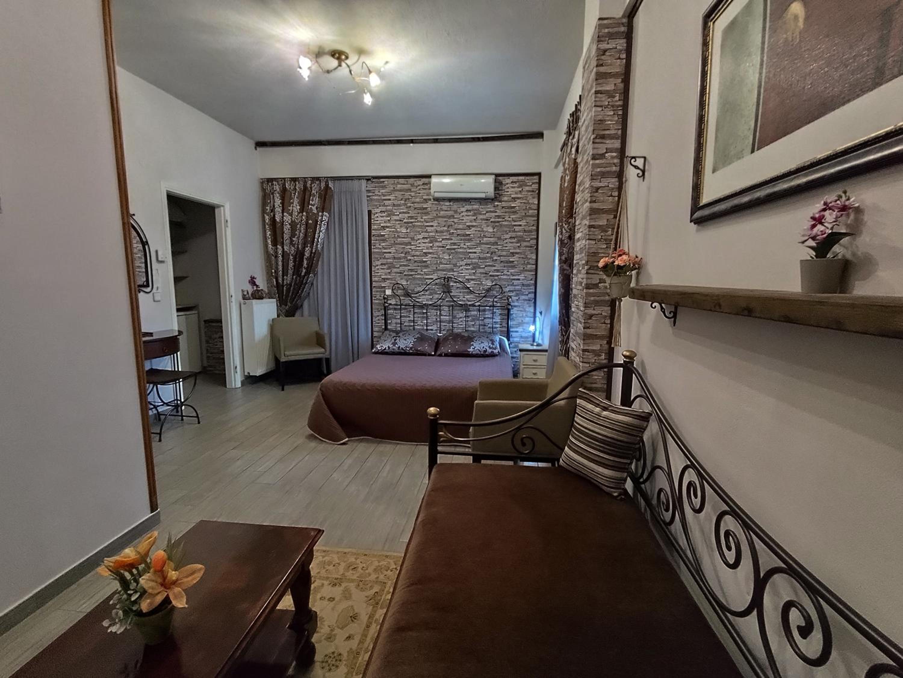 Standard Double Room - Photo 10