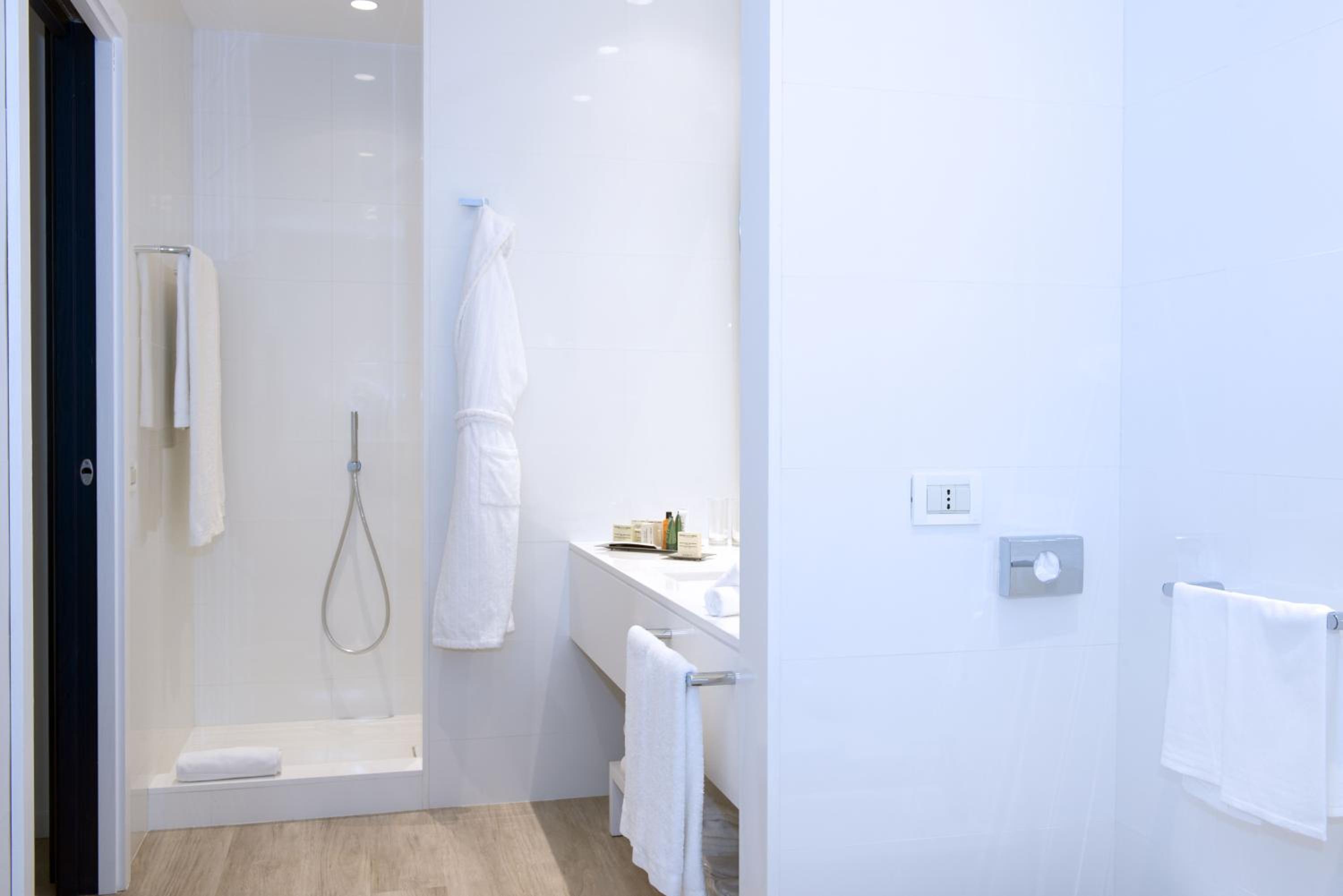 Executive Triple Room with Sea View - Photo 7