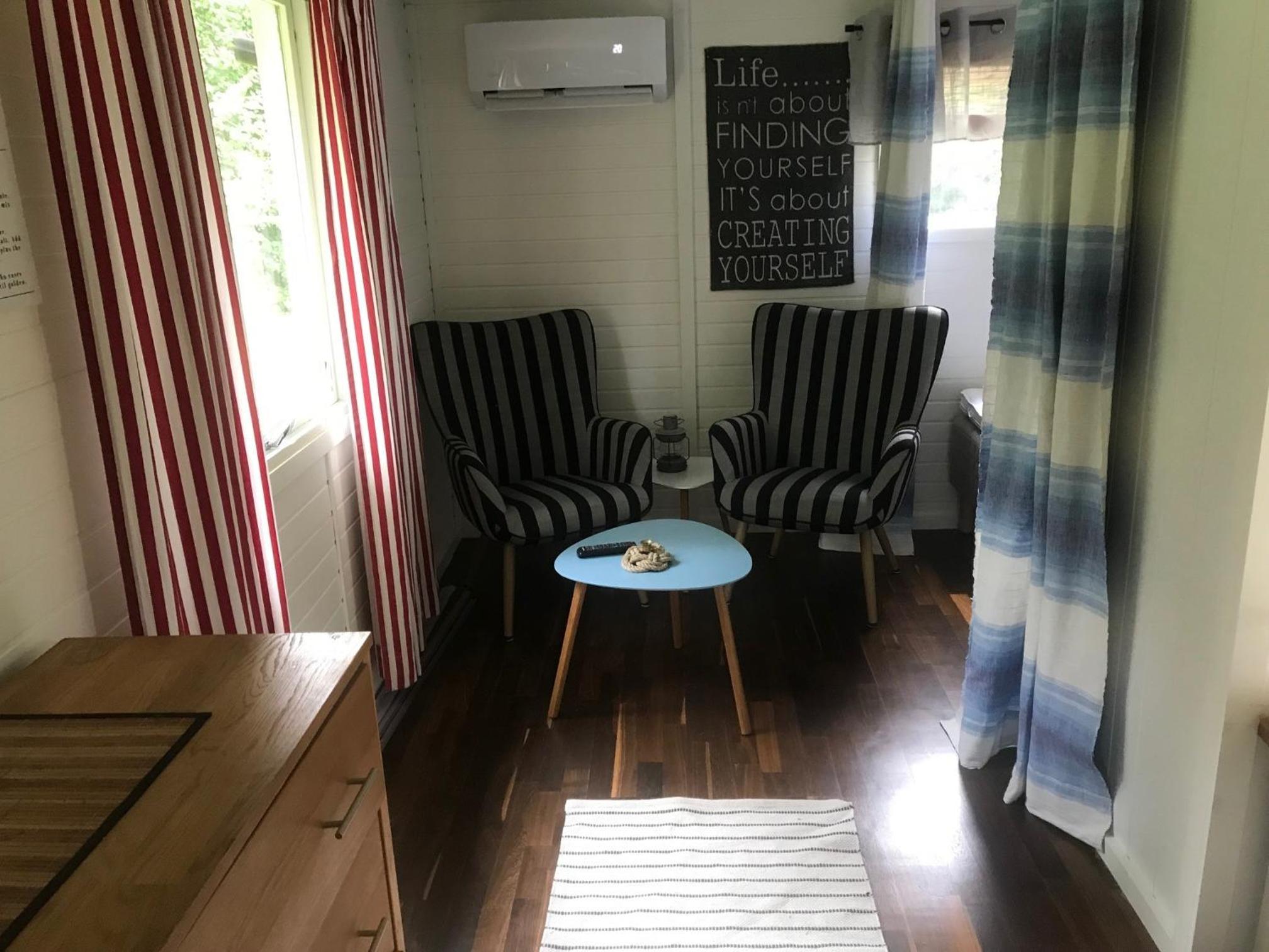 One-Bedroom House photo 3
