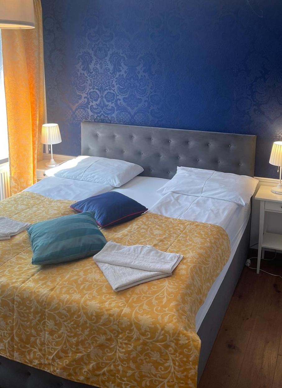 Double Room with Private Bathroom - Photo 8