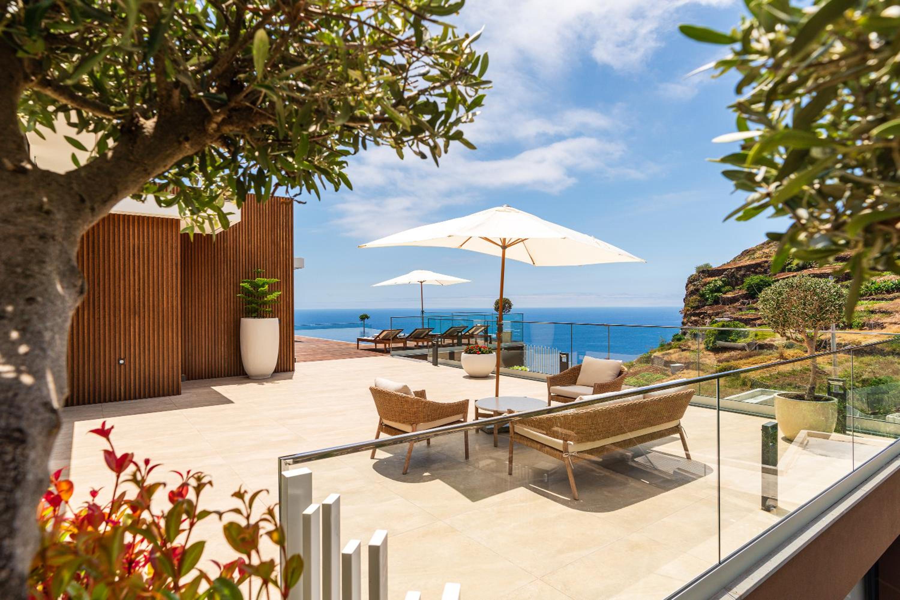 Three-Bedroom Villa photo 3