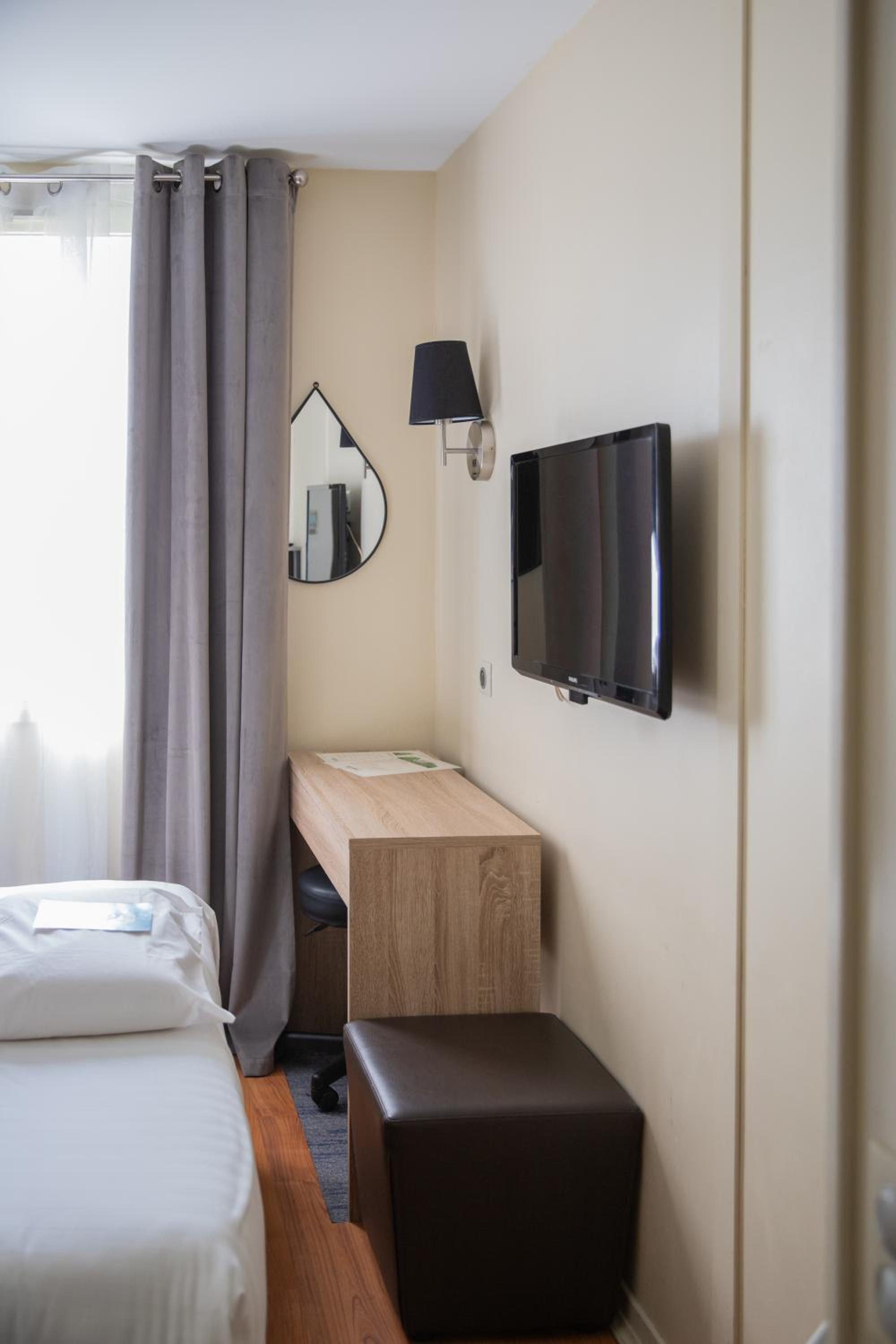 1 Double Bed - Photo 5