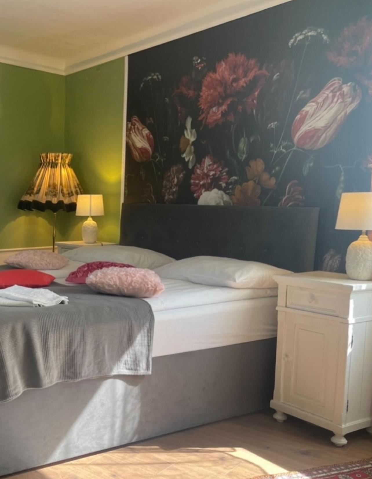 Double Room with Private Bathroom - Photo 11