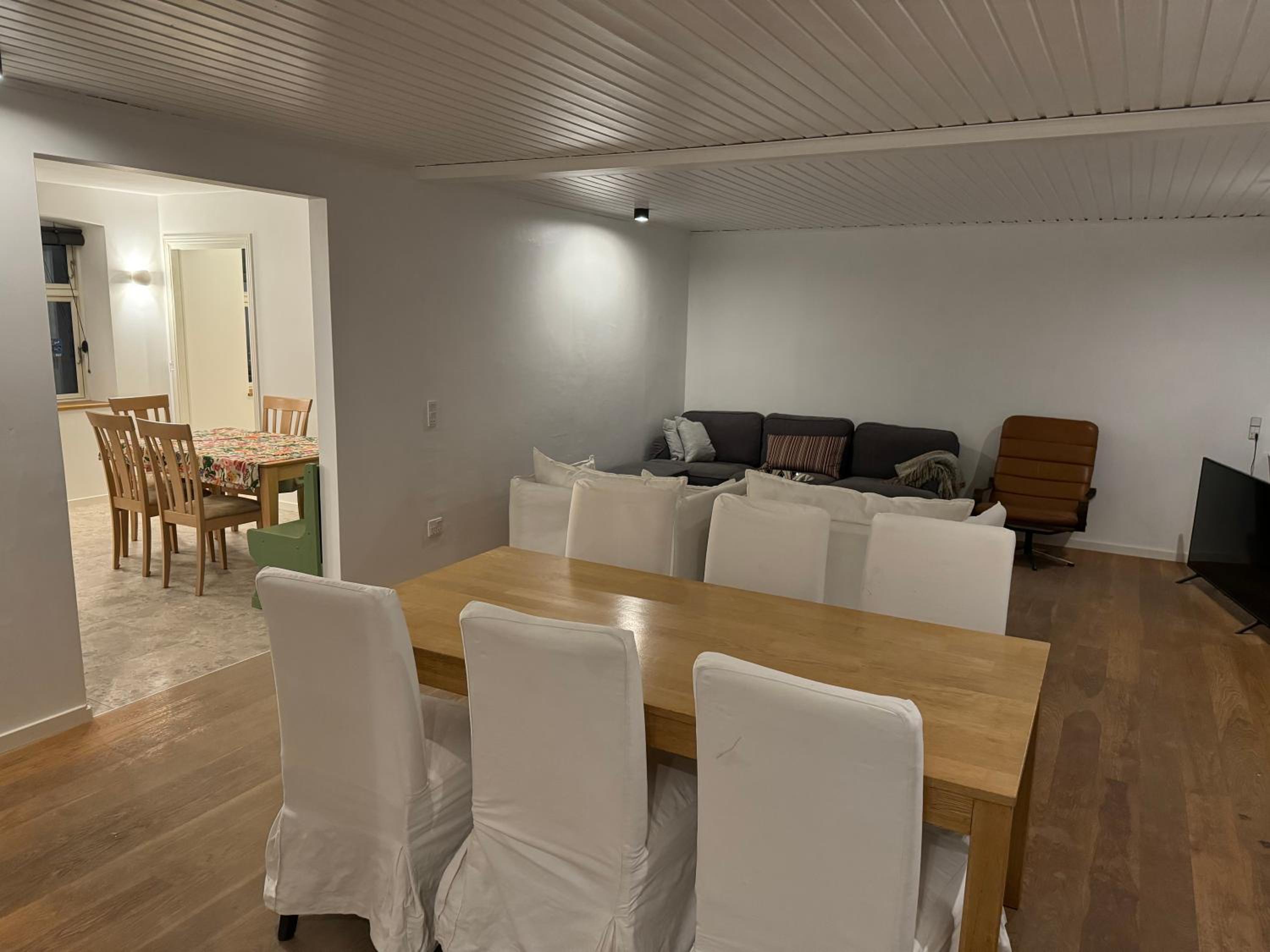 Three-Bedroom House photo 3
