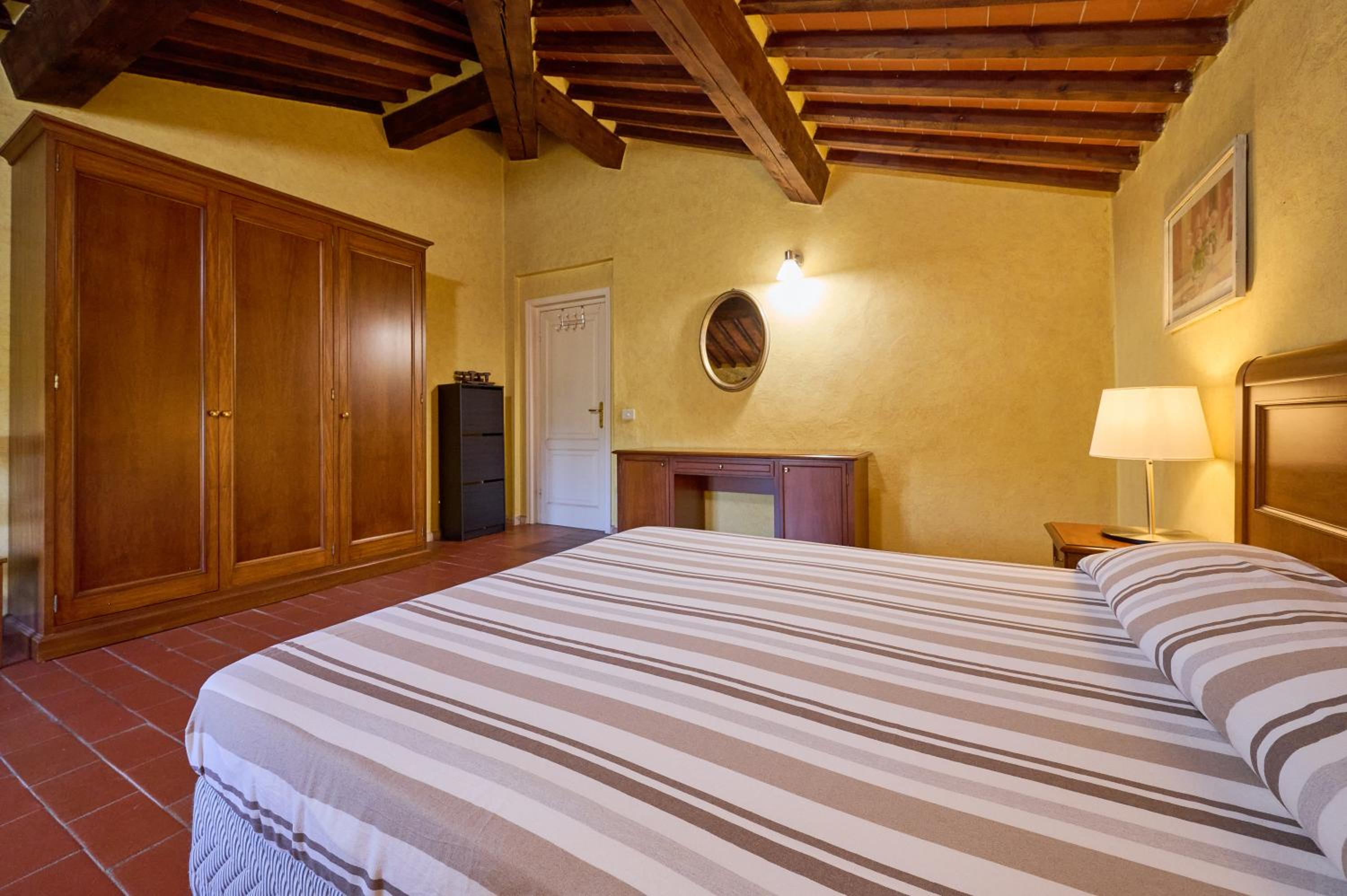 Superior One-Bedroom Apartment