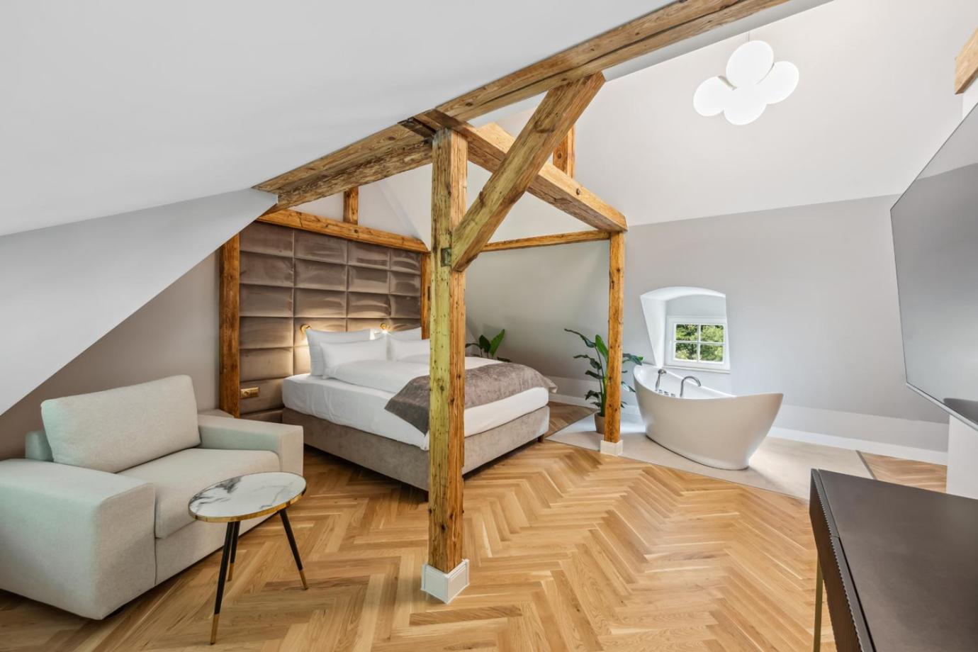 Penthouse Apartment with Sauna
