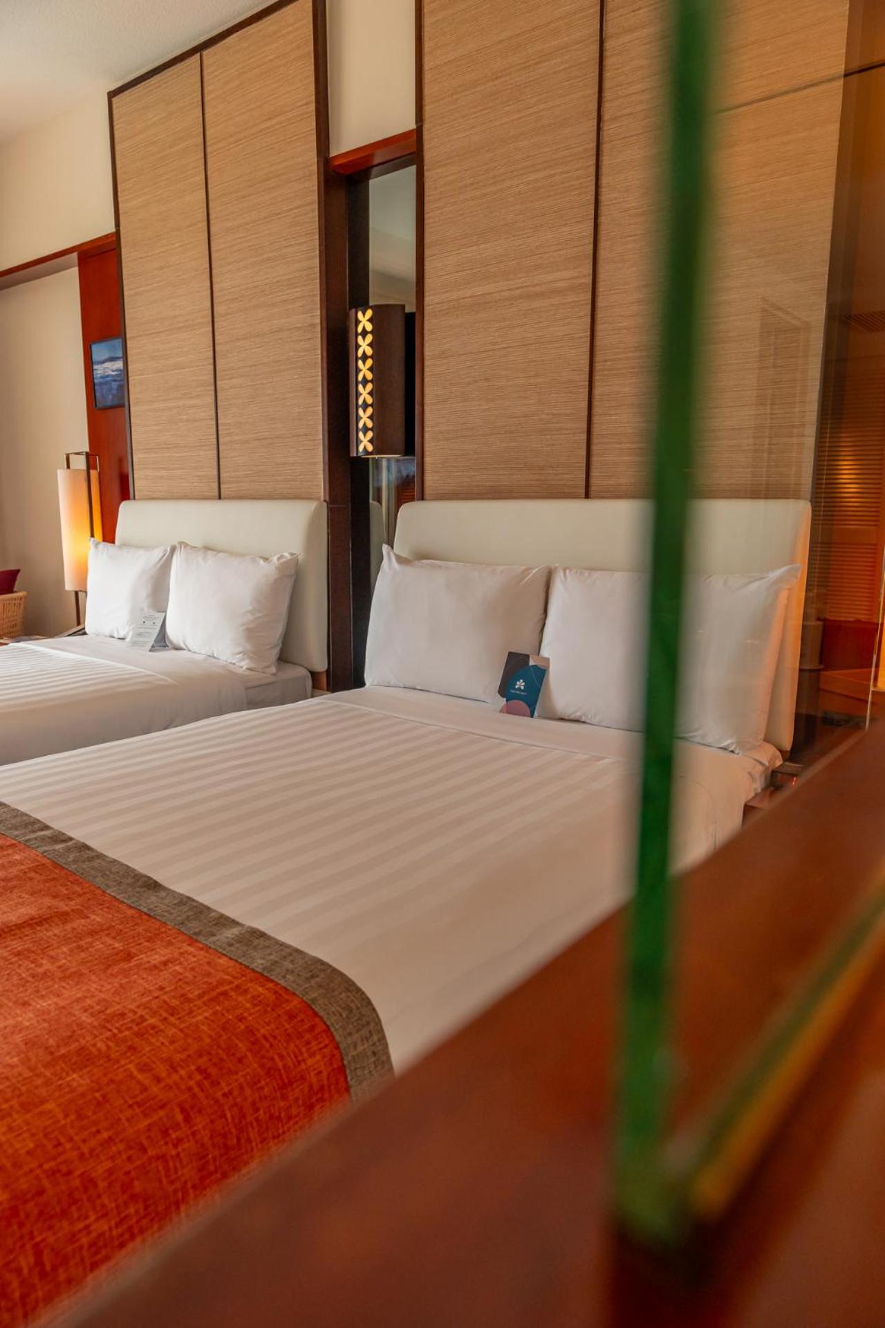 Ocean Front Room - Upper Floor Guaranteed - Photo 8