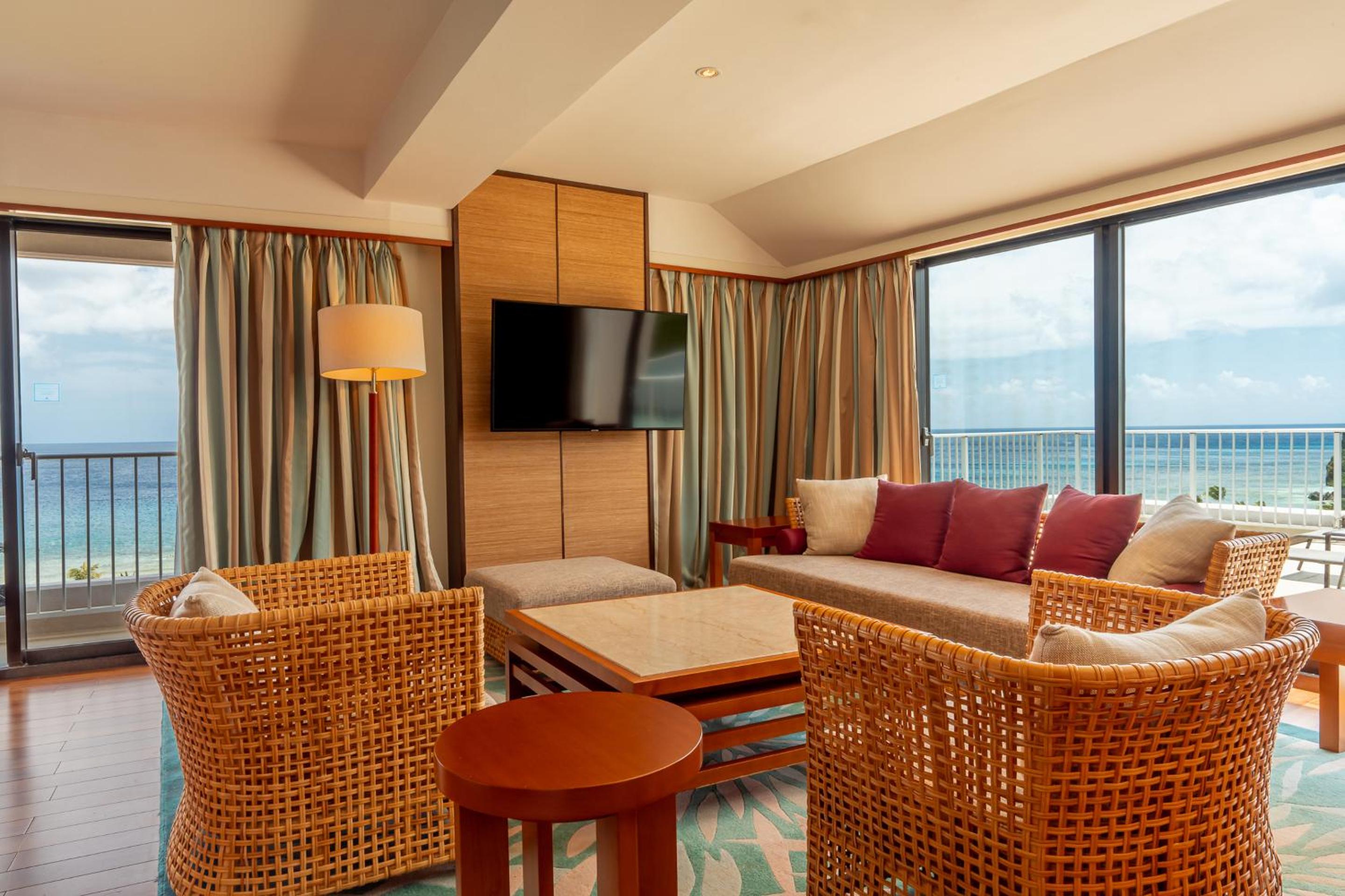 Ocean Front Suite with Premier+ Benefits - Photo 9