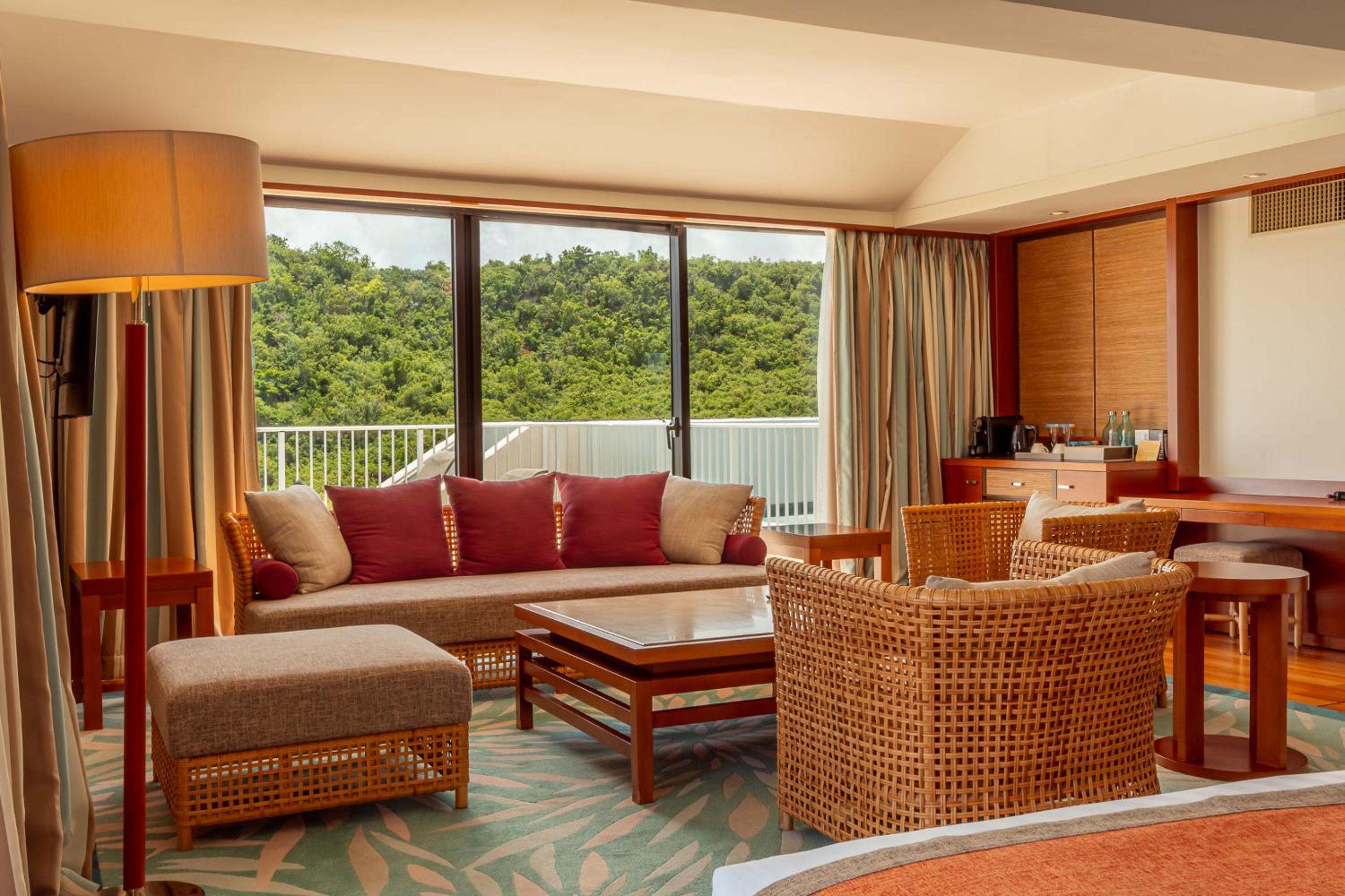 Ocean Front Suite with Premier+ Benefits - Photo 10