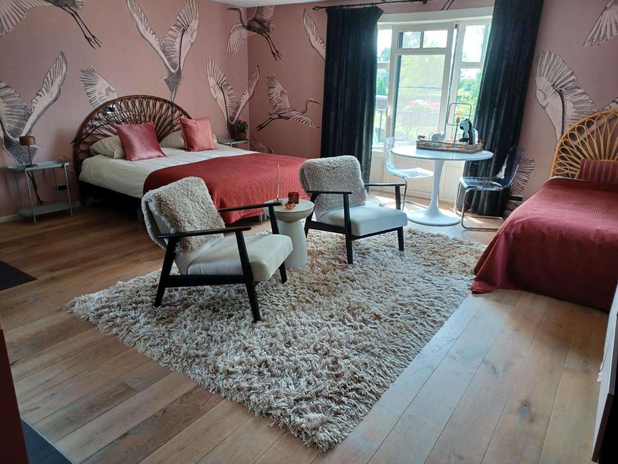 Deluxe Double Room (2 Adults + 1 Child) photo 1