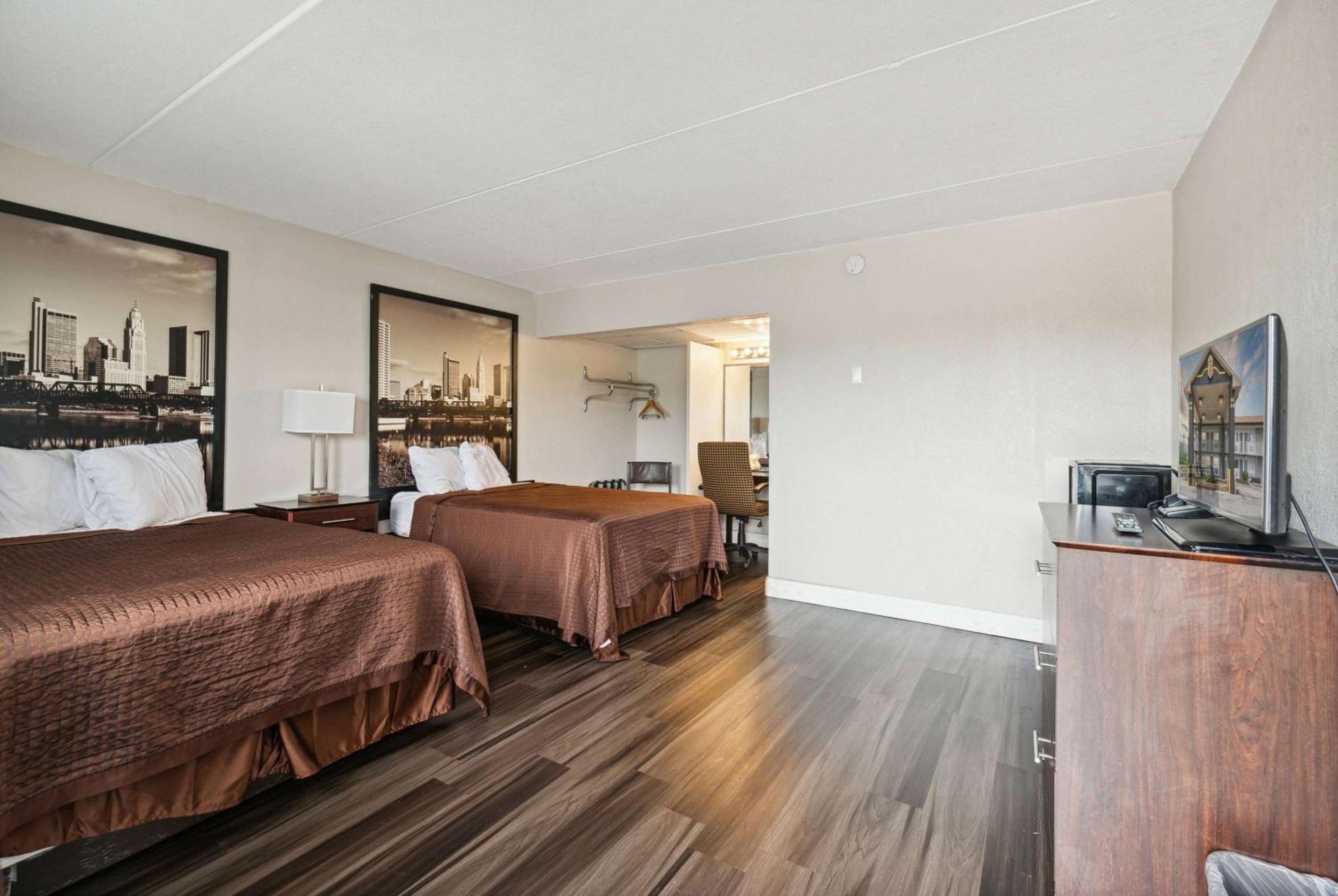 Double Room with Two Double Beds - Smoking photo 1