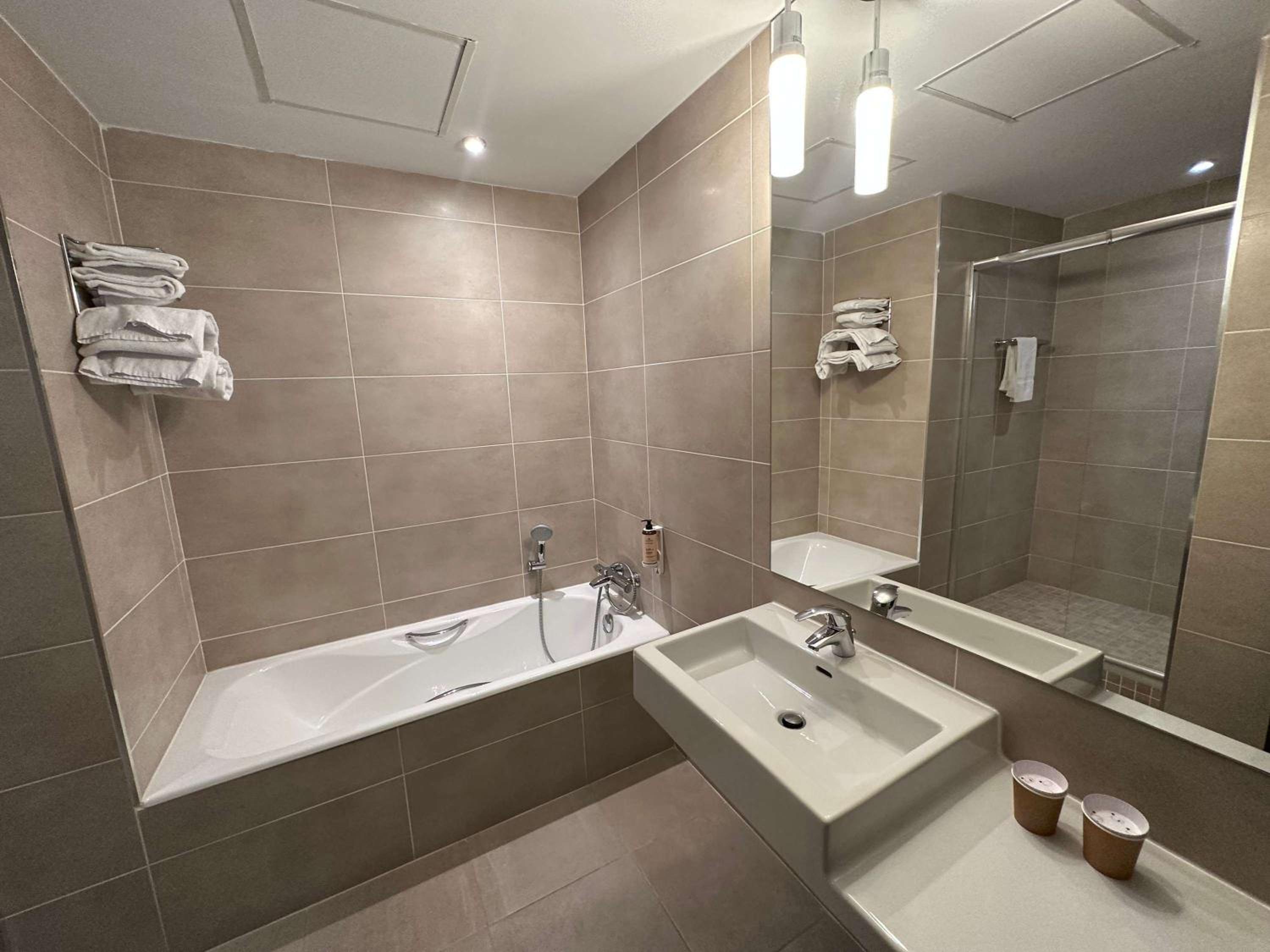 Classic Double Room - Photo 7