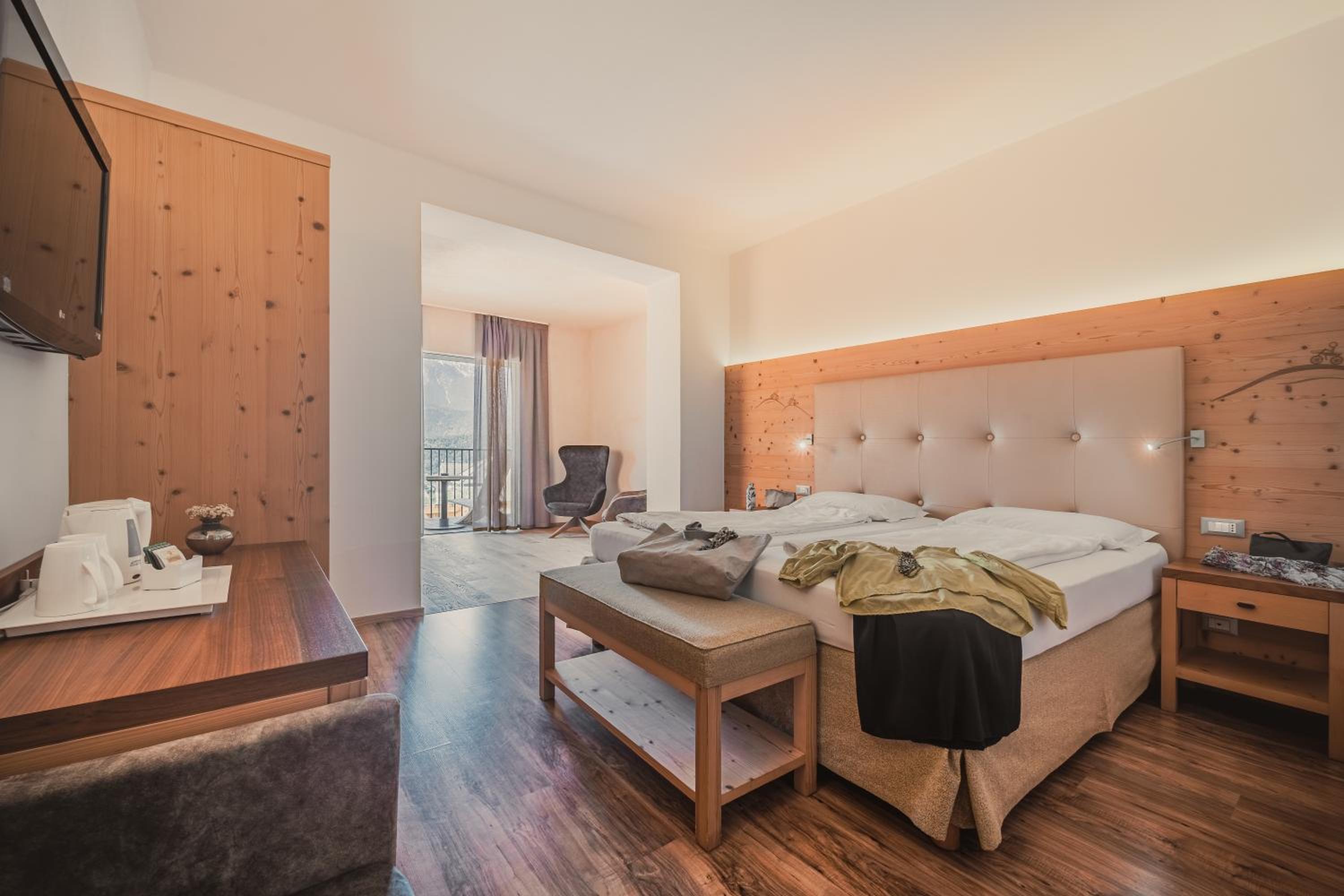 Junior Suite with Balcony photo 1