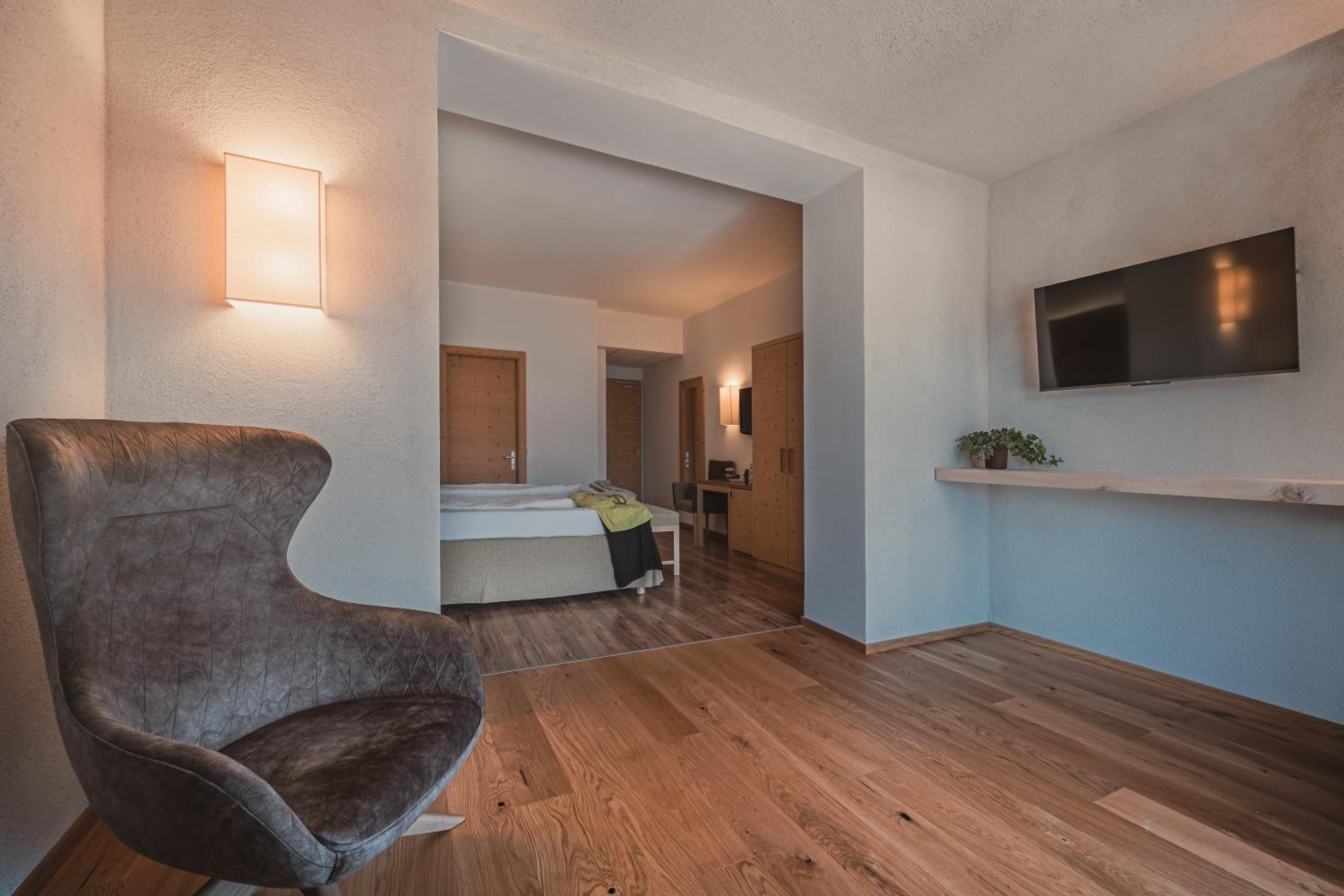 Junior Suite with Balcony photo 2